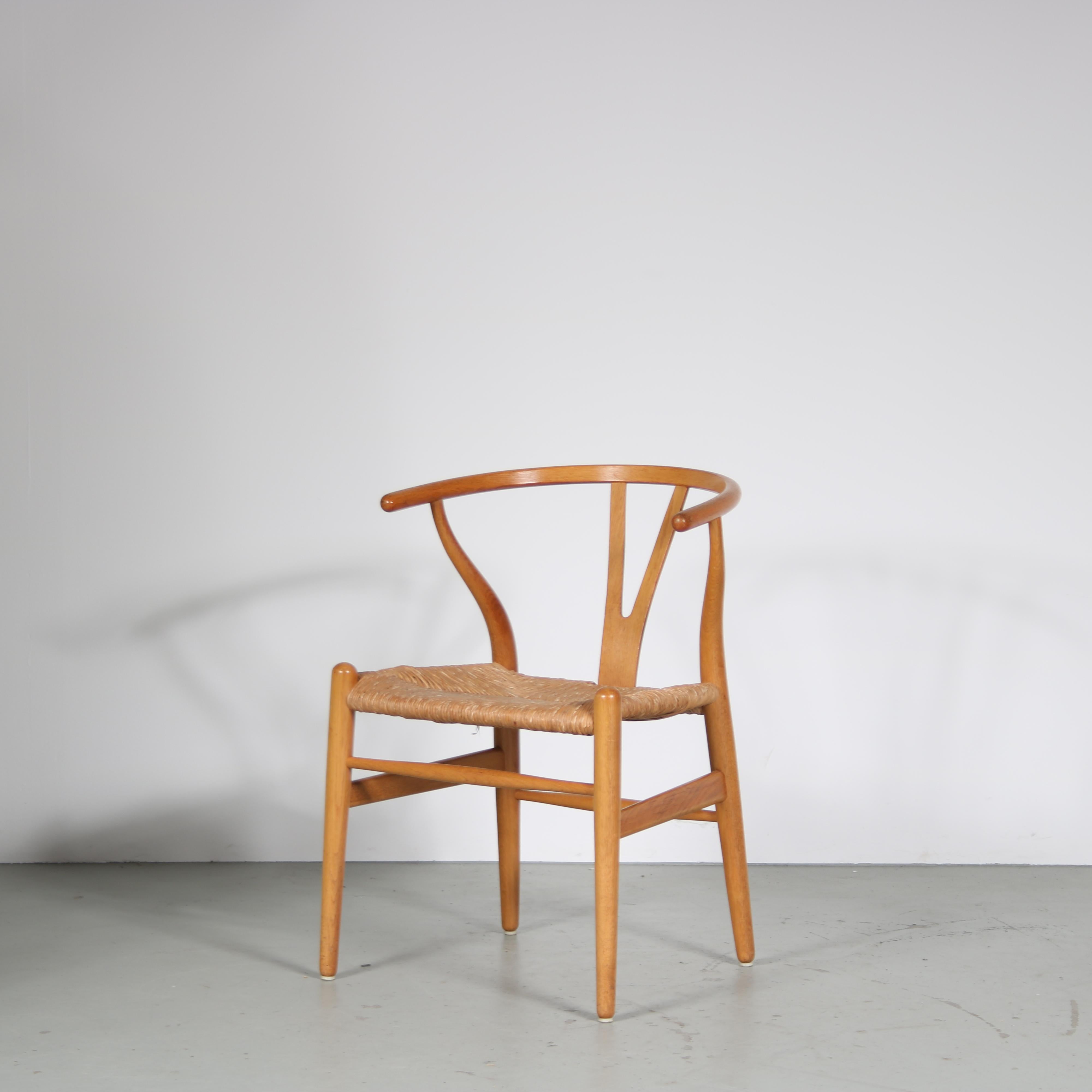 Set of 4 “Wishbone” Chairs by Hans J. Wegner for Carl Hansen, Denmark 1970 In Good Condition In Amsterdam, NL