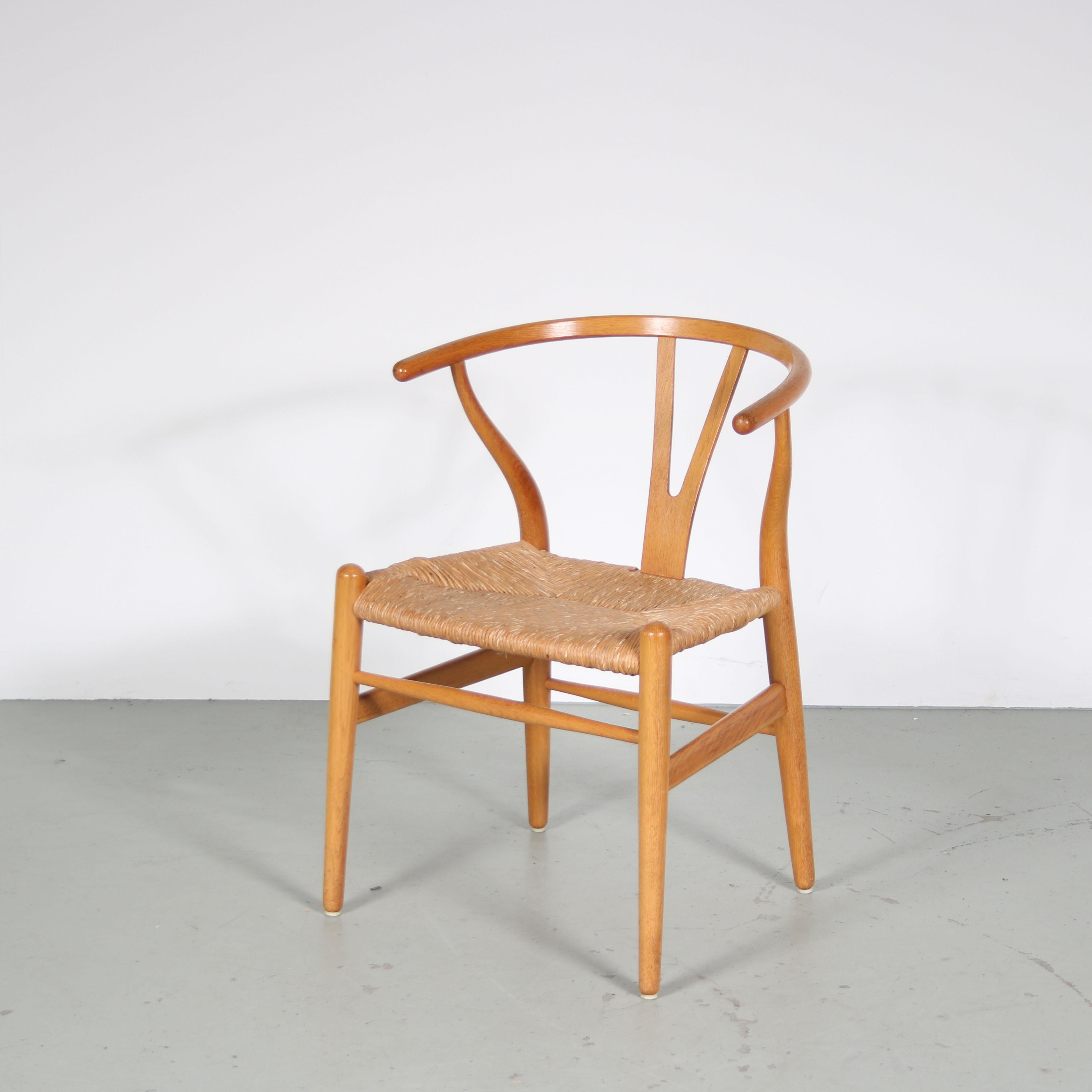 Late 20th Century Set of 4 “Wishbone” Chairs by Hans J. Wegner for Carl Hansen, Denmark 1970