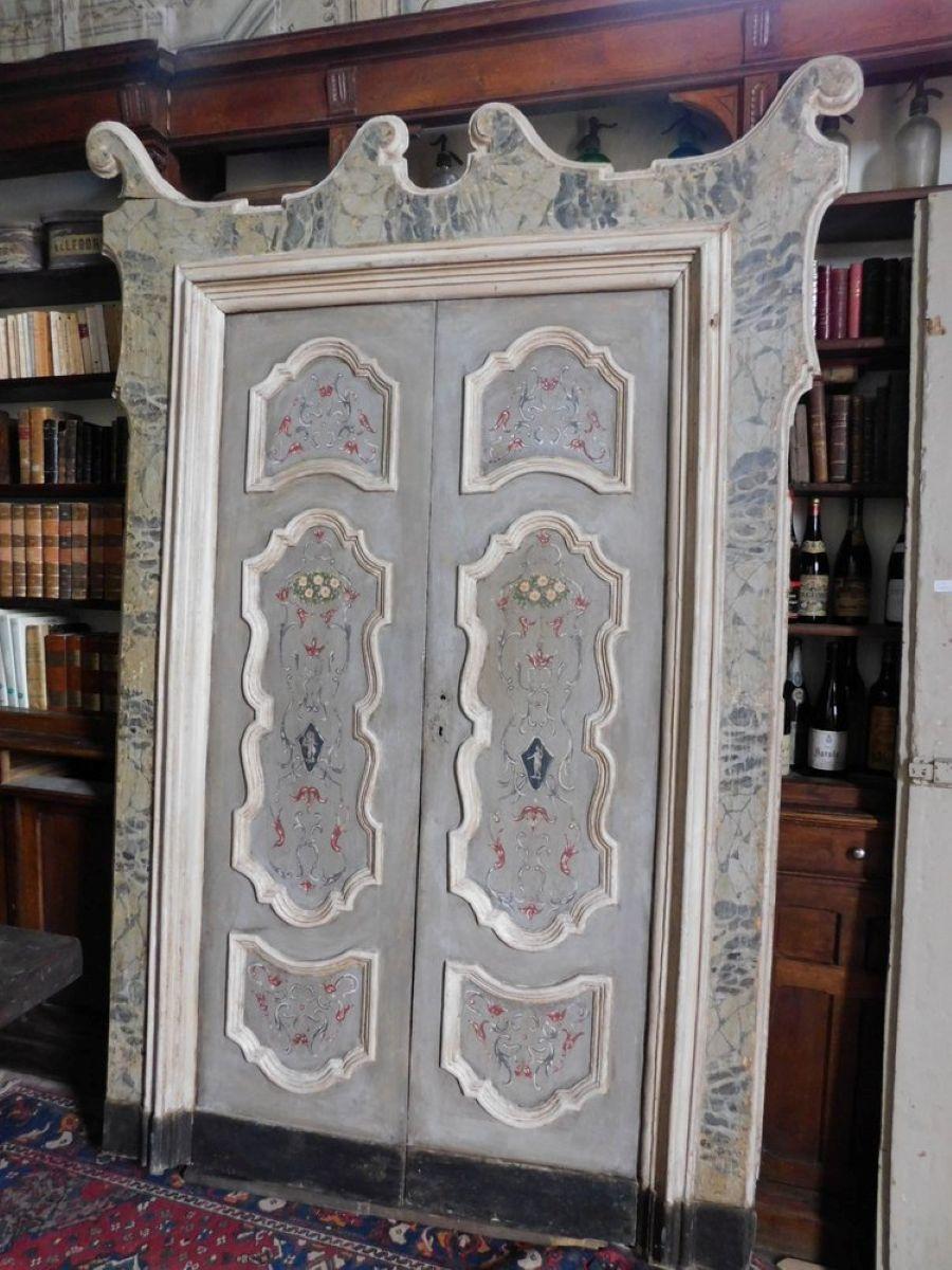 XVIII secolo Set di 4 ante enormi laccate Wood, marmo grigio e finto con cornice, Italia in vendita