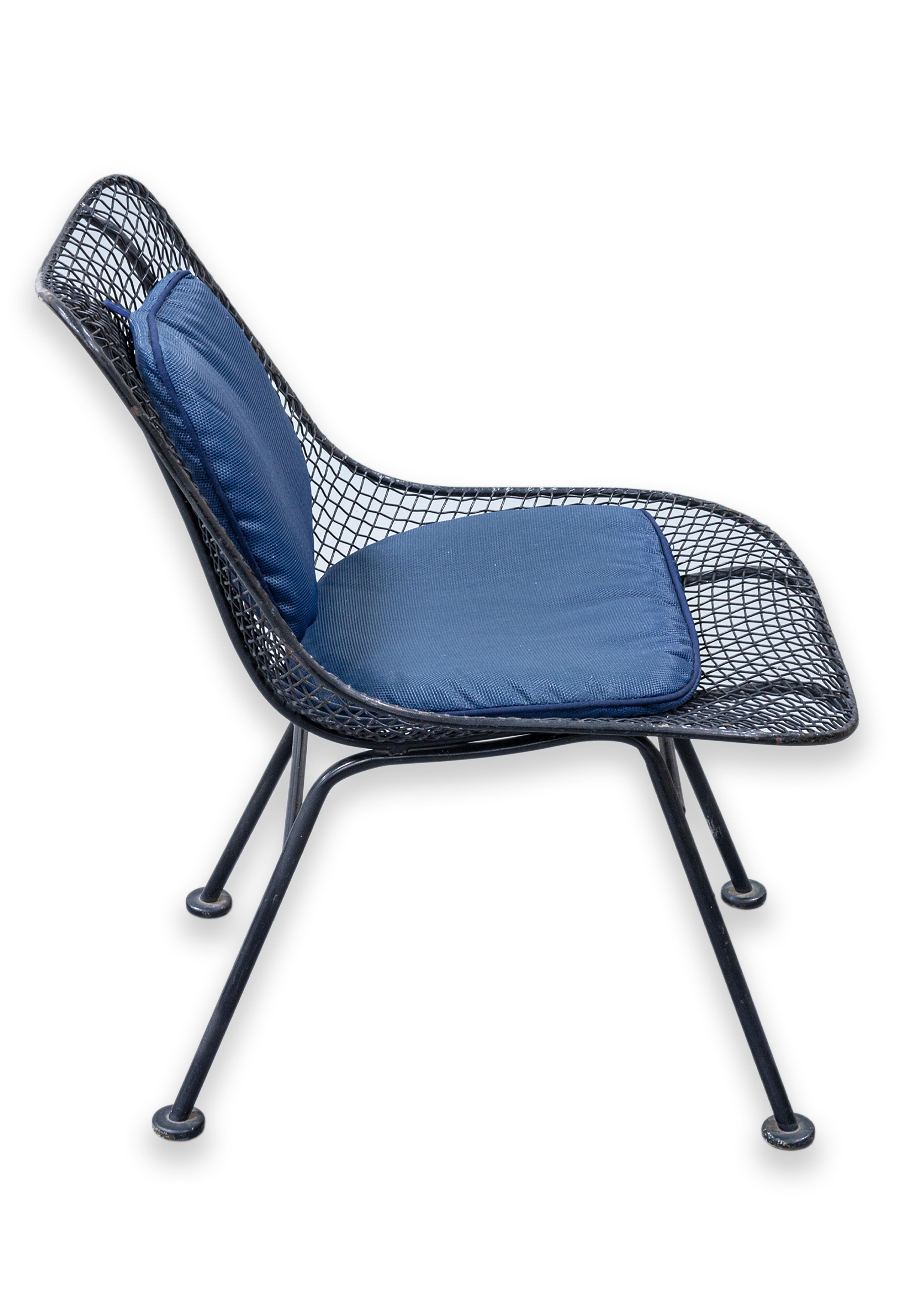 American Set of 4 Woodard Sculptura Black Wrought Iron Blue Cushion Dining Patio Chairs