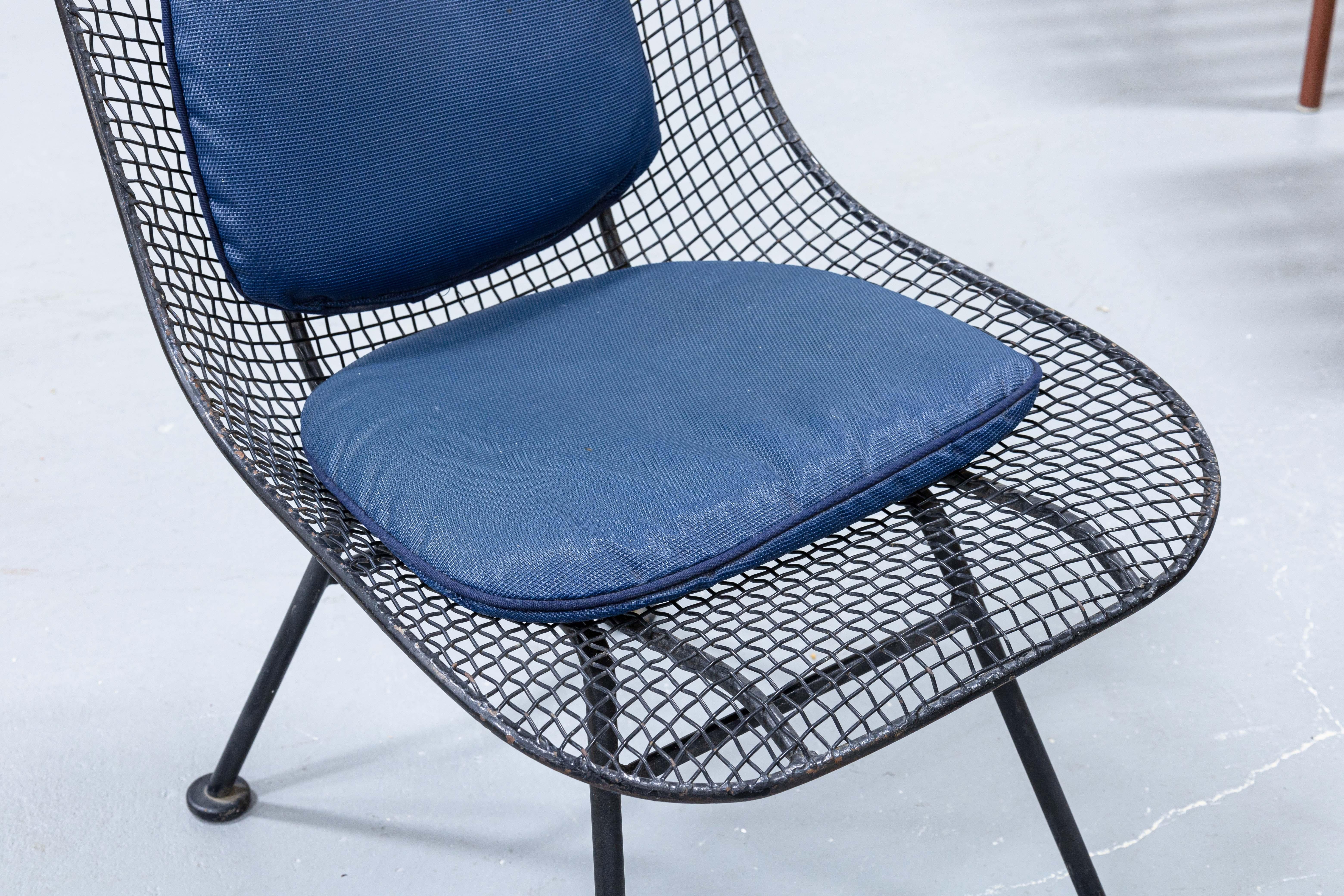Set of 4 Woodard Sculptura Black Wrought Iron Blue Cushion Dining Patio Chairs 1