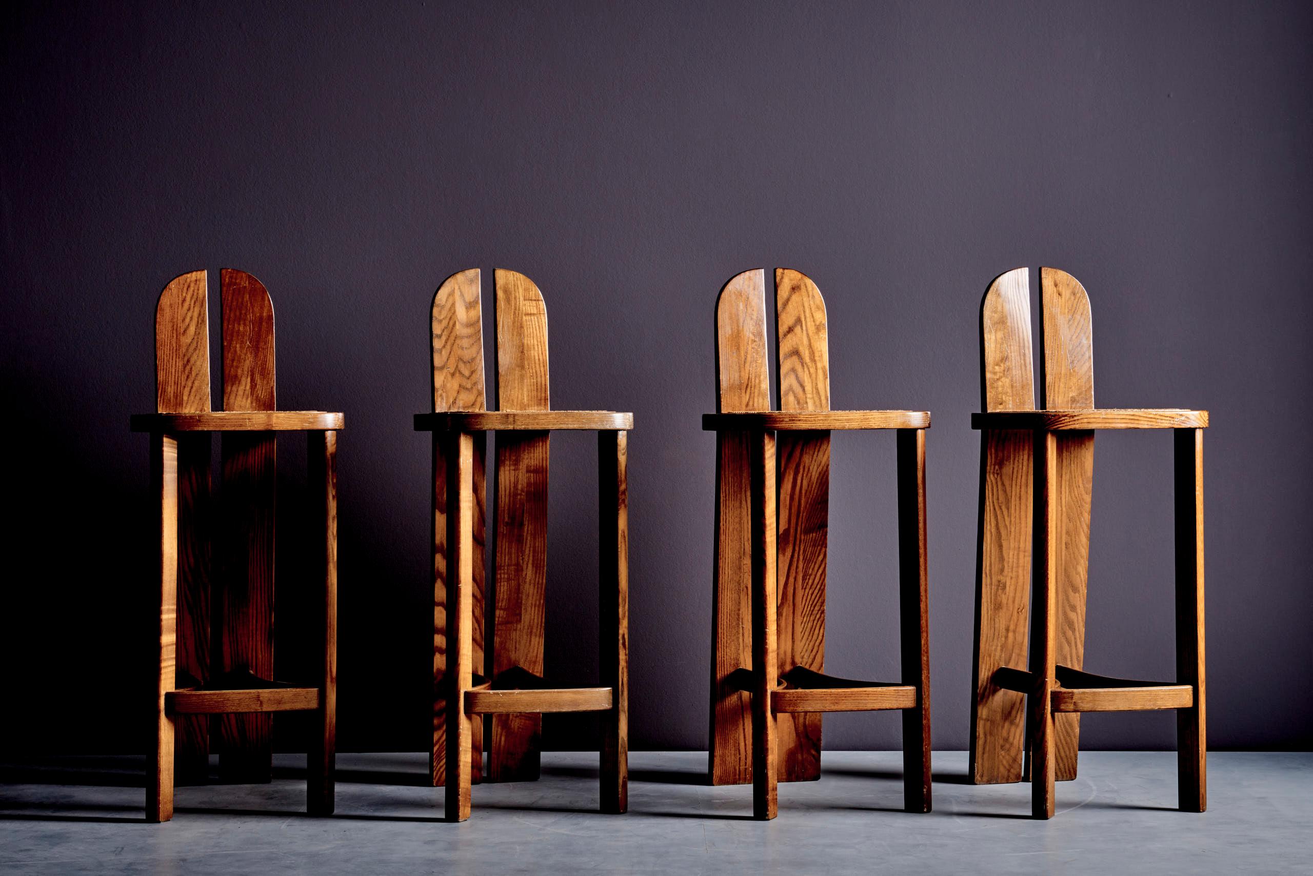 Ensemble de 4 tabourets de bar en bois avec sièges en rotin, Italie, années 1970 en vente 4