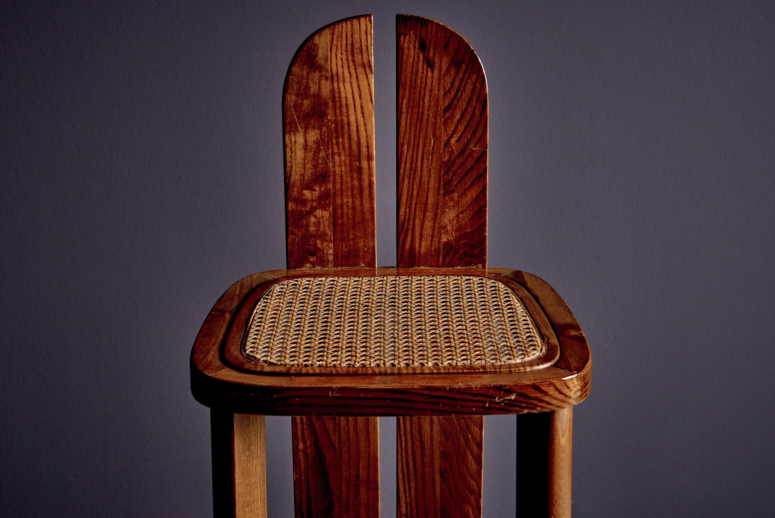 Ensemble de 4 tabourets de bar en bois avec sièges en rotin, Italie, années 1970 Bon état - En vente à Berlin, DE