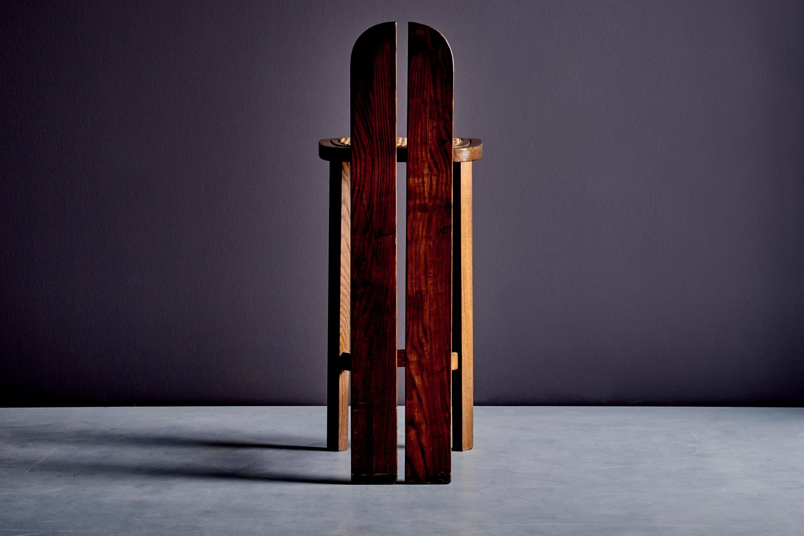 Frêne Ensemble de 4 tabourets de bar en bois avec sièges en rotin, Italie, années 1970 en vente