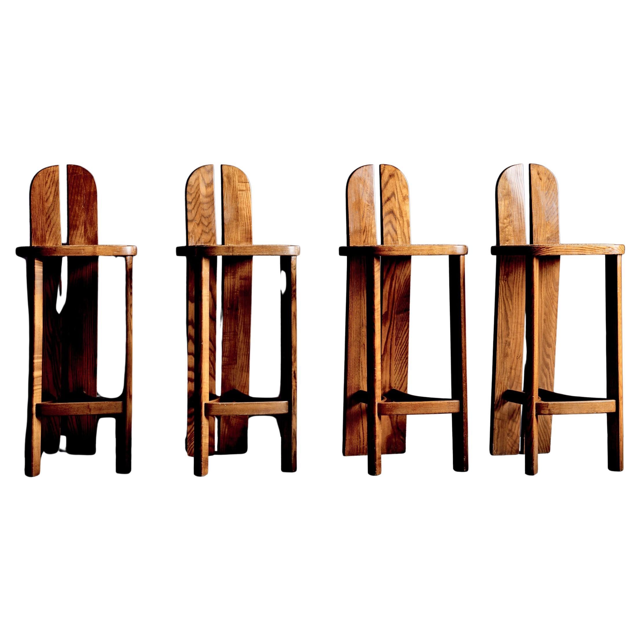 Ensemble de 4 tabourets de bar en bois avec sièges en rotin, Italie, années 1970 en vente