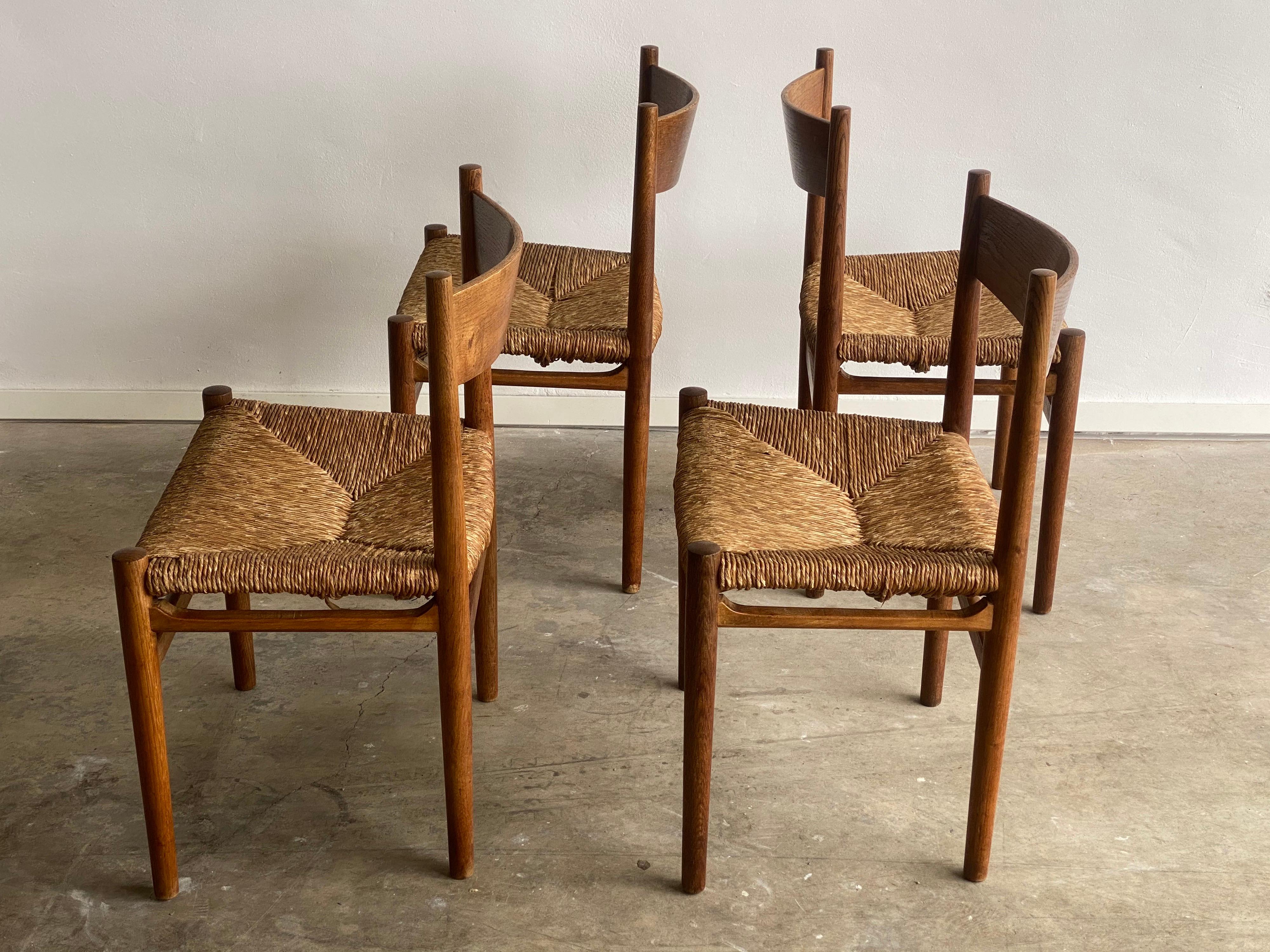 Mid-Century Modern Set of 4 Woven Rush Danish Design Dining Room Chairs in Oak For Sale