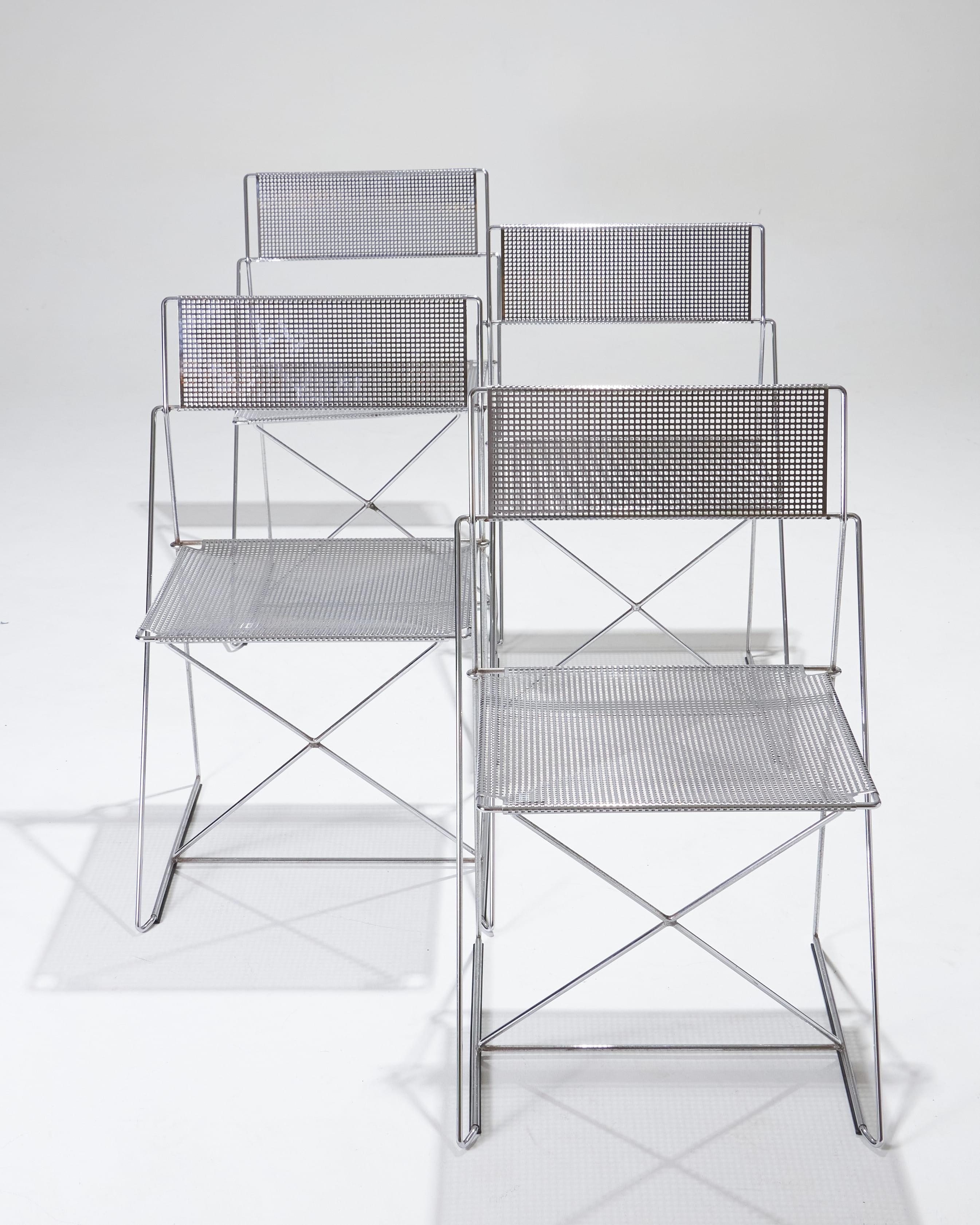 Set di 4 sedie impilabili in metallo 