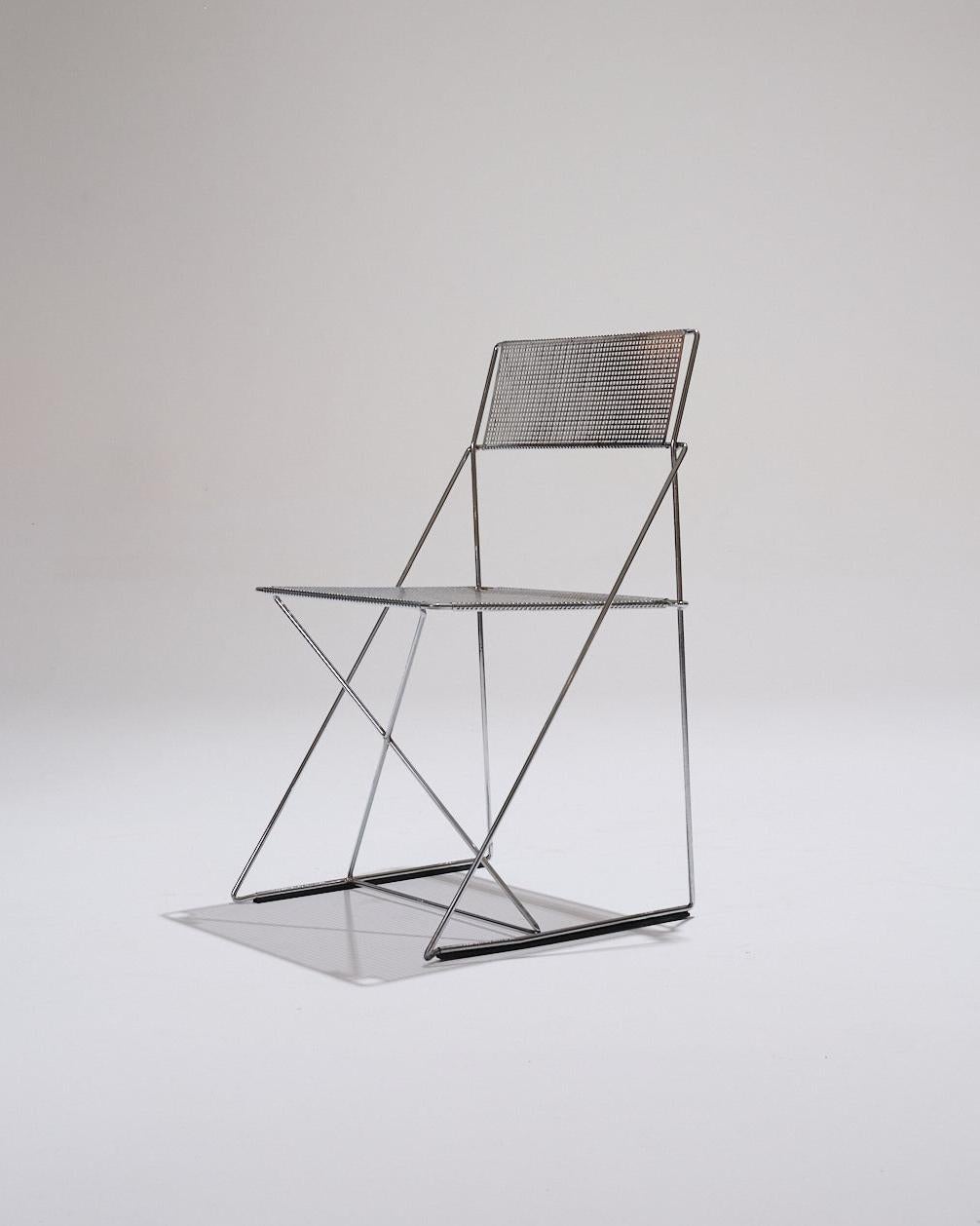 Scandinavo moderno Set di 4 sedie X-Lines in metallo, Niels Jørgen Haugesen, anni '70 in vendita