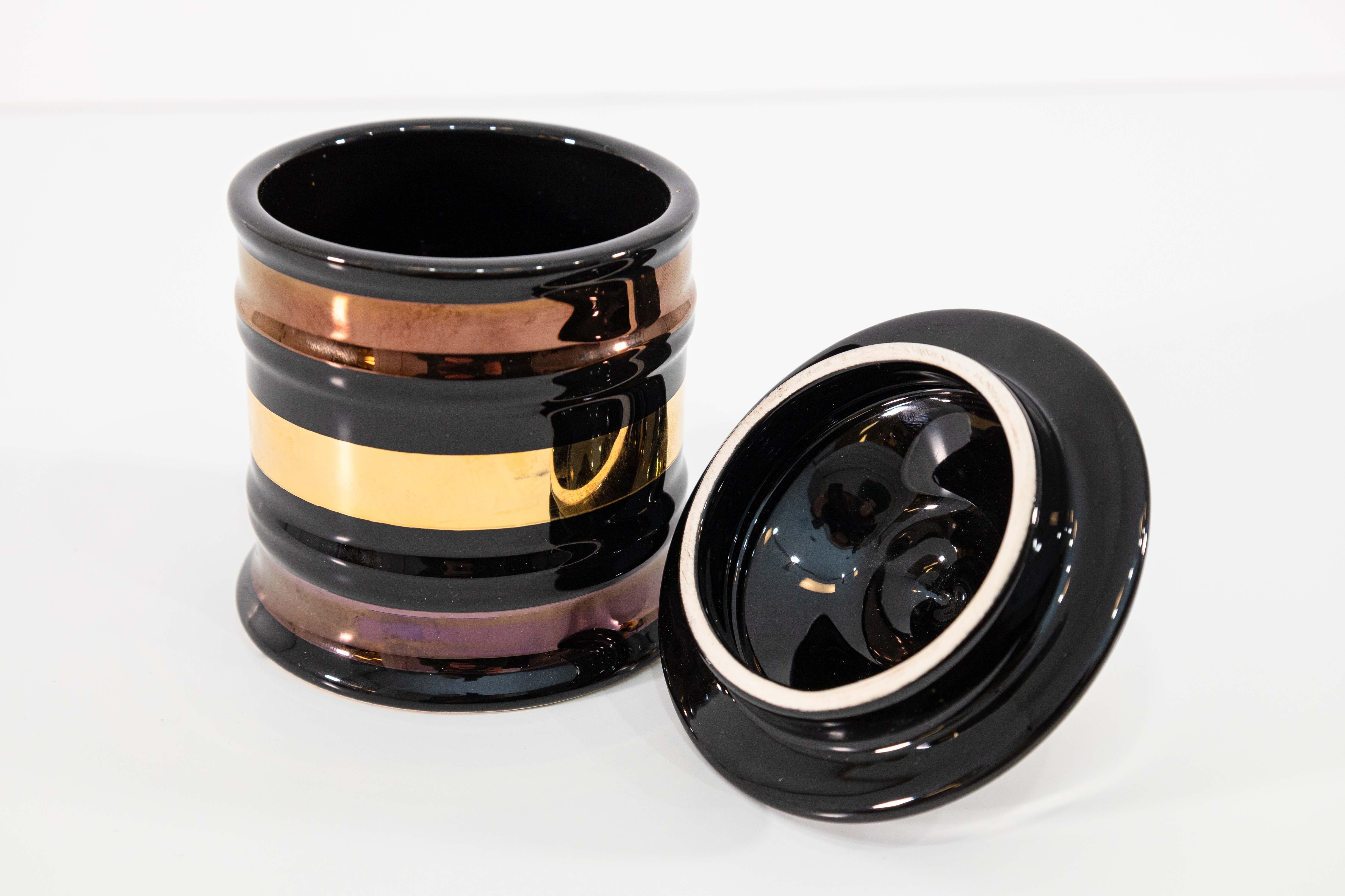 Set di 4 vasi in ceramica Yapacunchi Ceramica a righe nere con accenti dorati in vendita 5