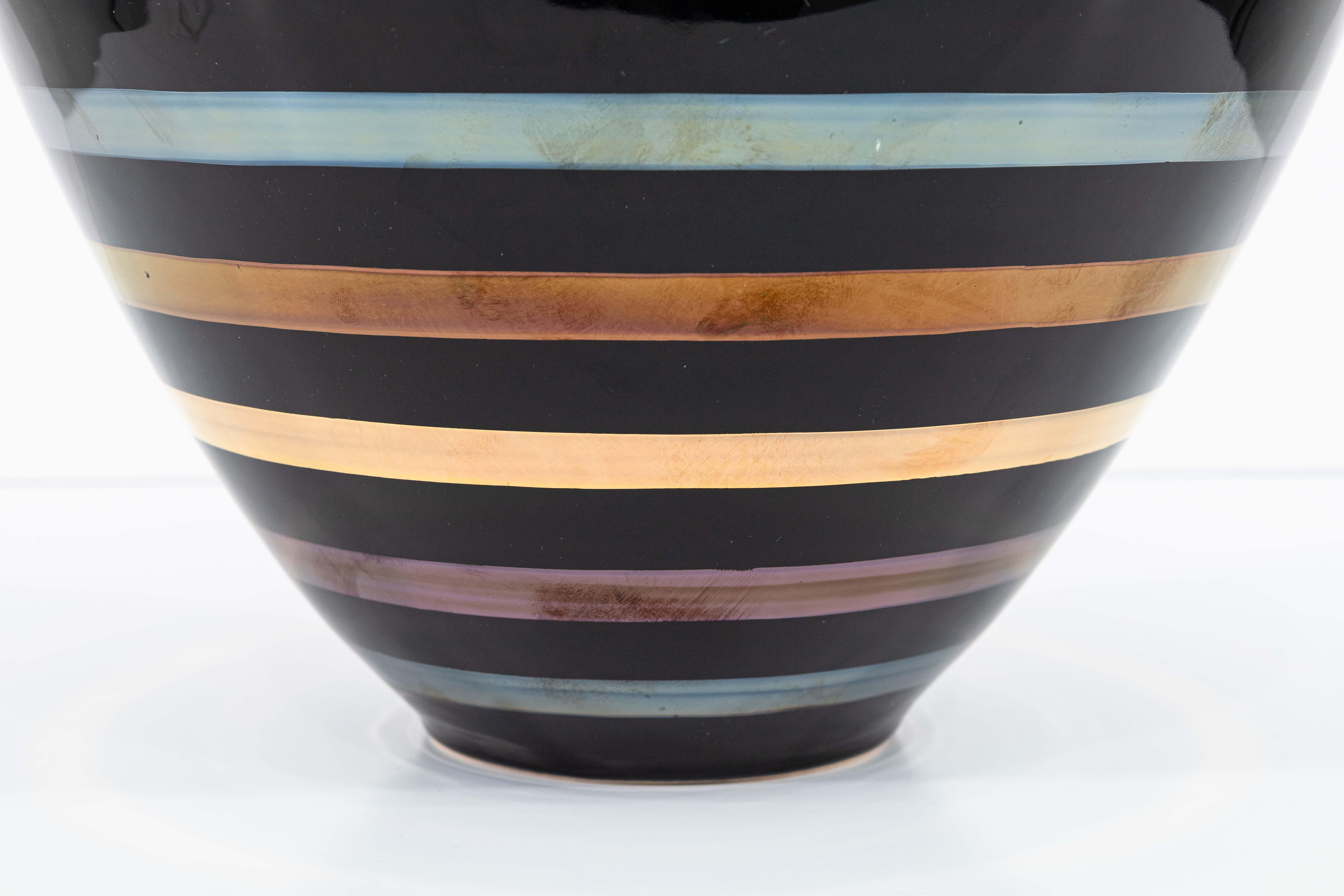 Ecuadoriano Set di 4 vasi in ceramica Yapacunchi Ceramica a righe nere con accenti dorati in vendita