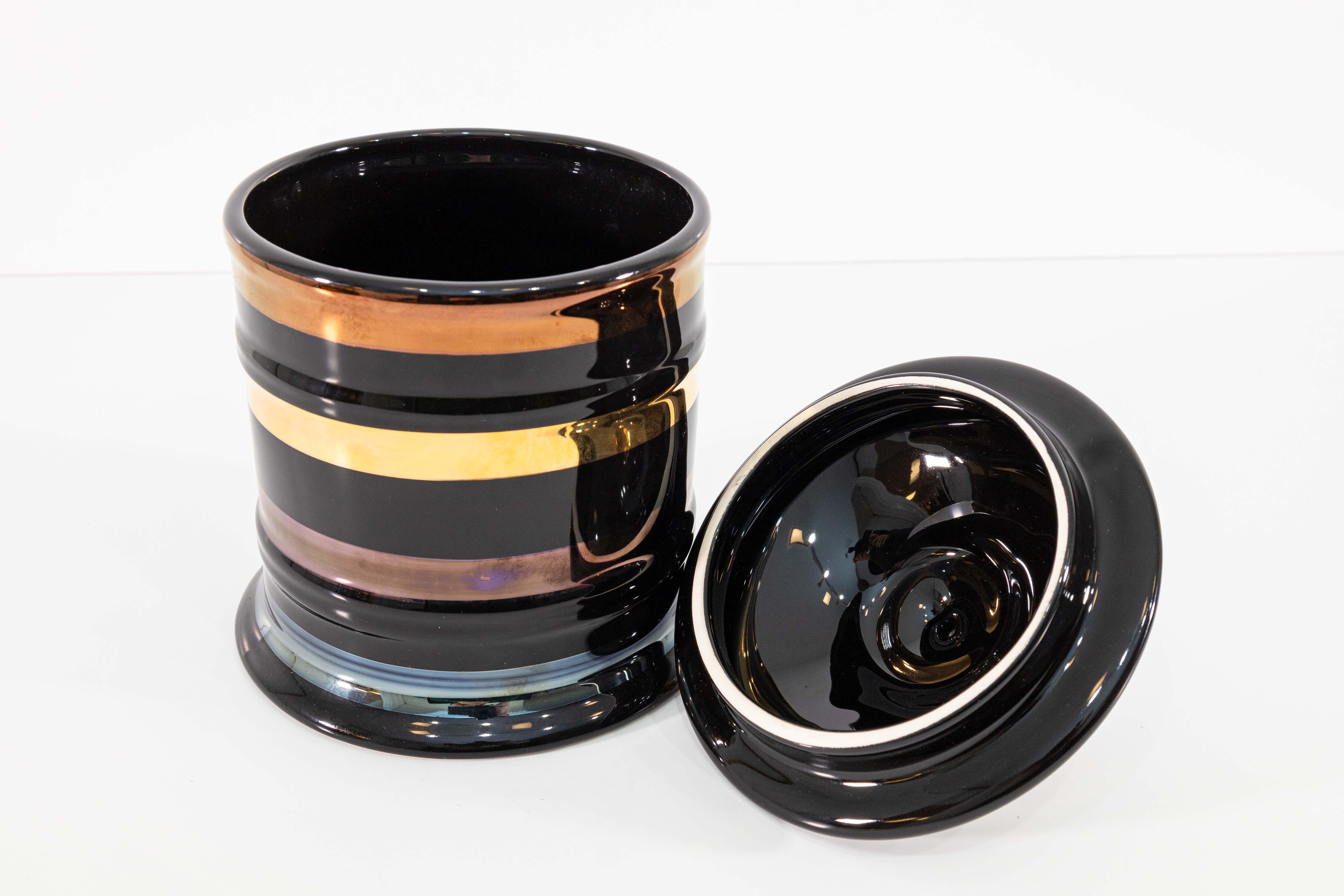 Set di 4 vasi in ceramica Yapacunchi Ceramica a righe nere con accenti dorati in vendita 2