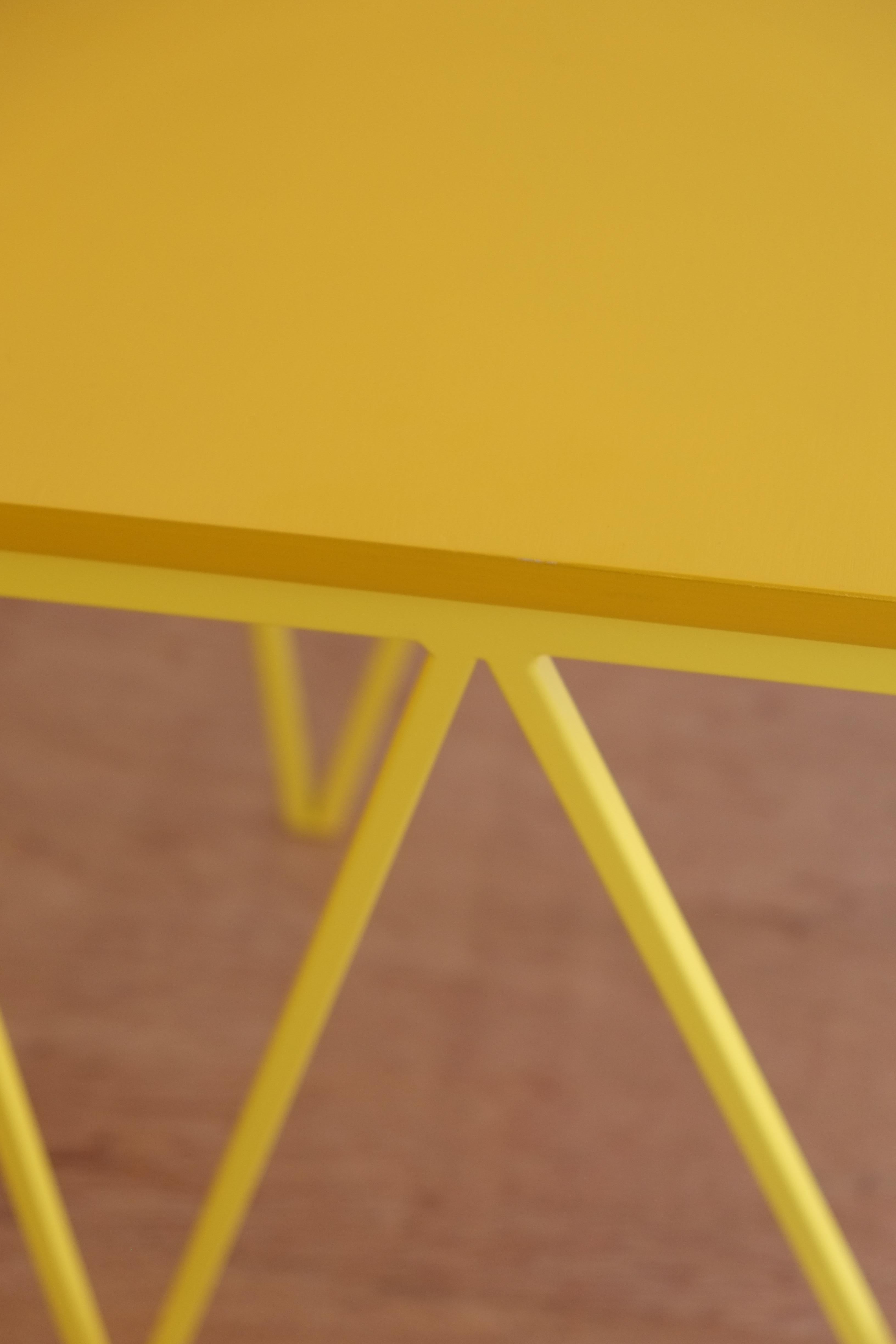 stool yellow colour