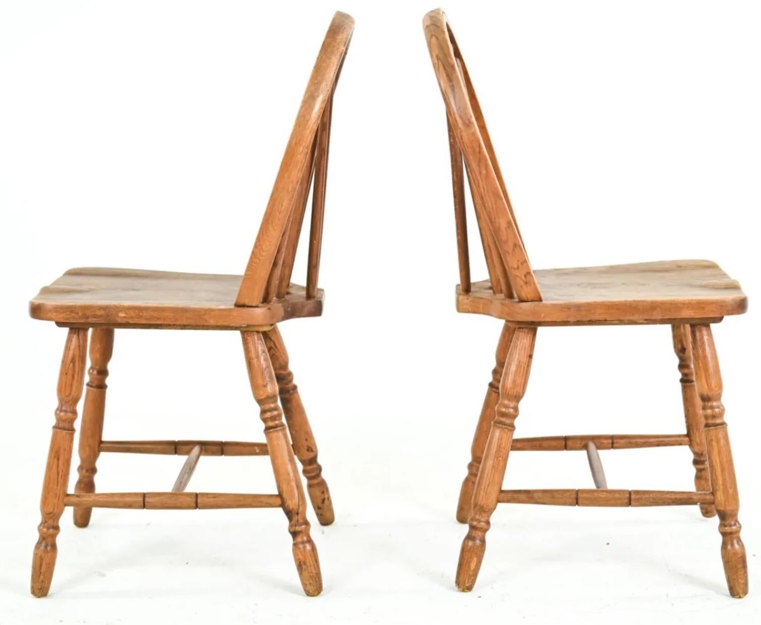 Victorien Ensemble de 4 chaises de salle à manger d'appoint en bois d'if de style Windsor en vente