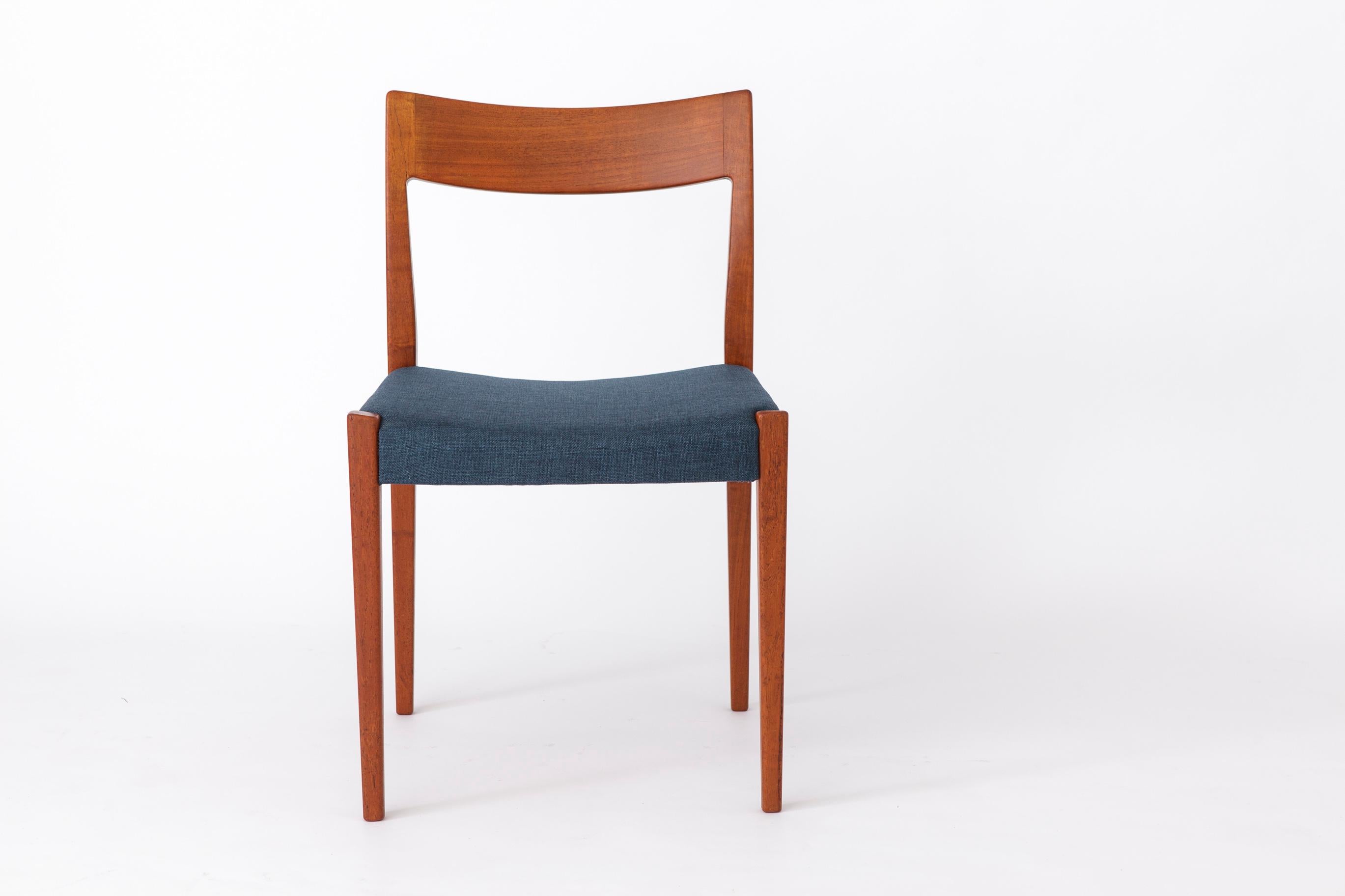 Set of 4 Vintage Dining Chairs by Yngve Ekström for Hugo Troeds, Sweden
Model: Kontiki  Designed in the 1960s
Displayed price is for a set of 4. Totally up to 6 chairs available. 

Bring timeless Scandinavian elegance to your dining space with this