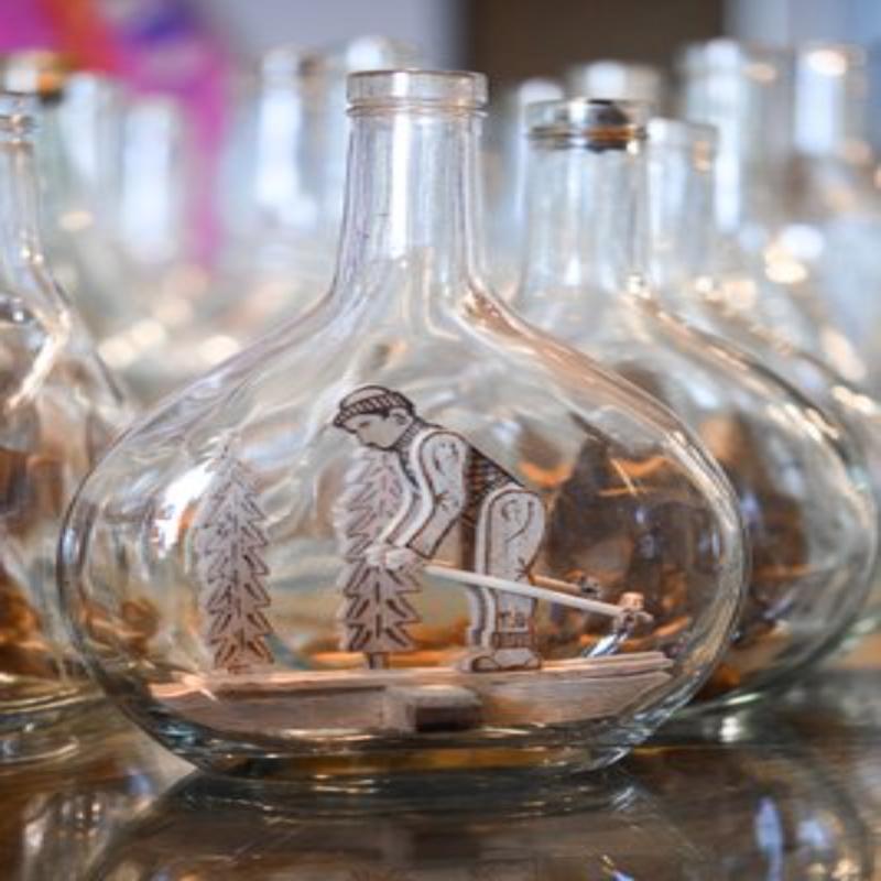 Juego de 40 botellas de arte popular saboyano, años 60 en venta 4