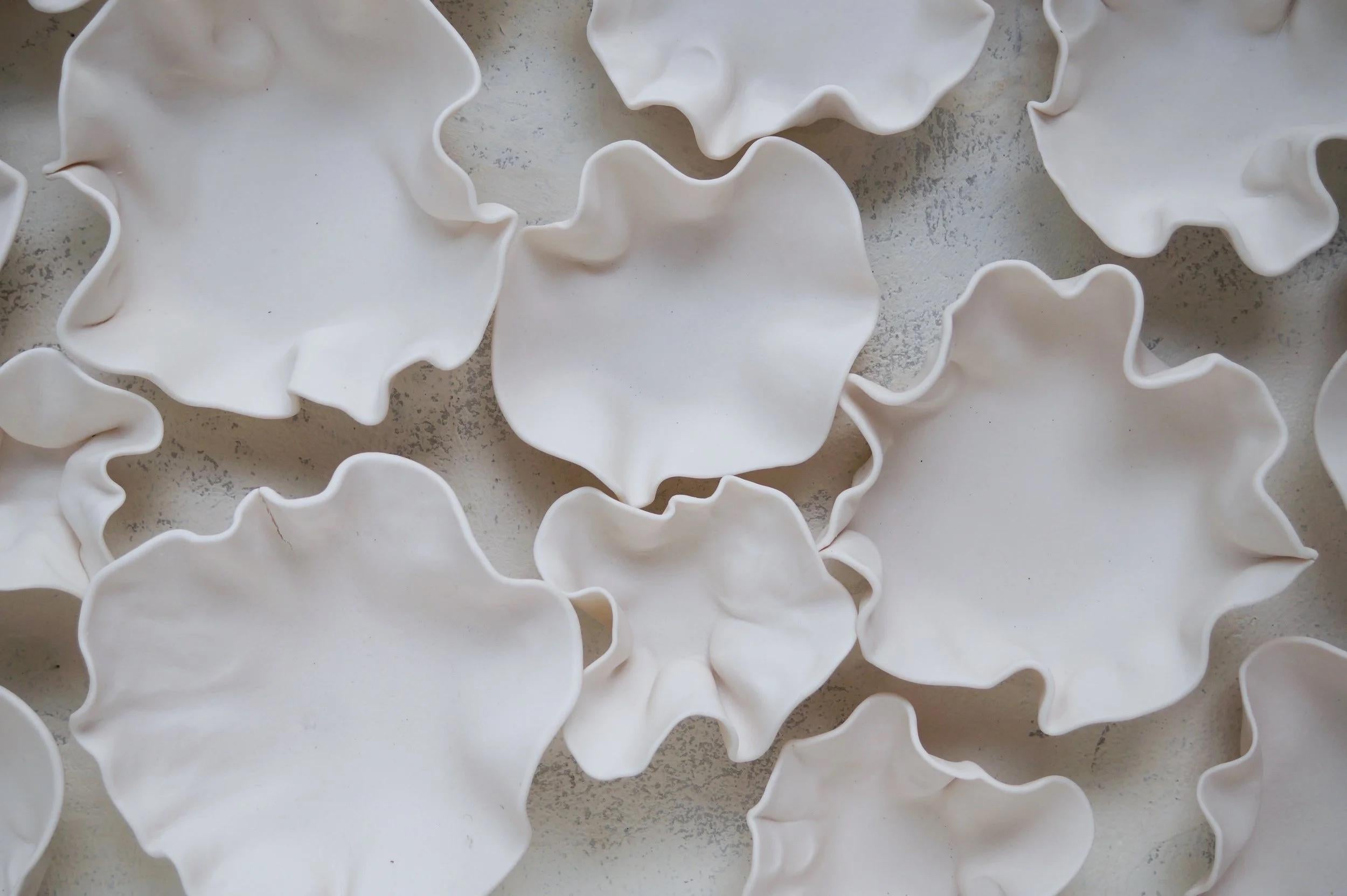 Américain Ensemble de 47 sculptures murales en porcelaine en forme de lune par Natalya Sevastyanova en vente