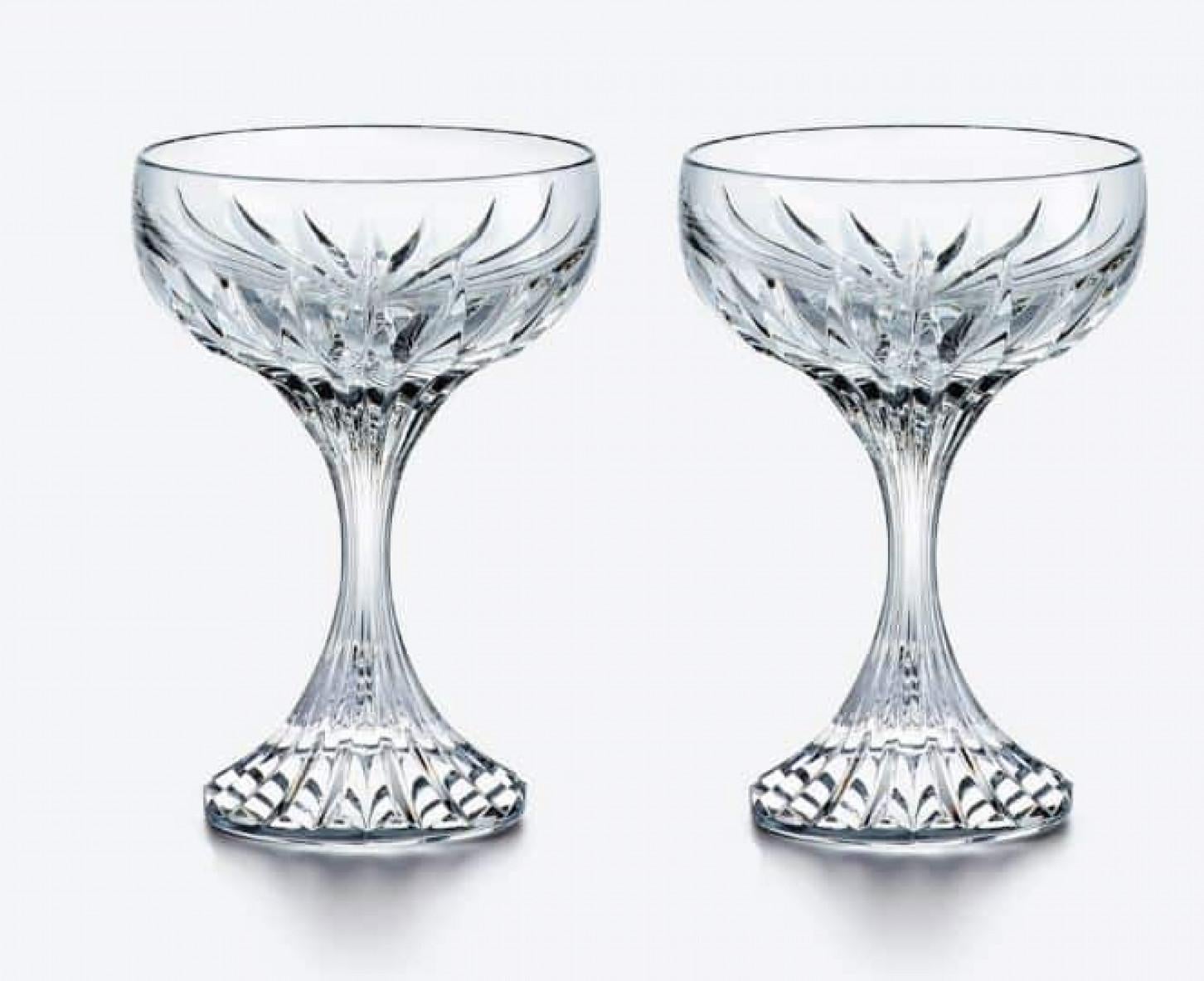 Fait main Ensemble de 49 pièces exquises en cristal de Baccarat Massena, France, 1990 en vente