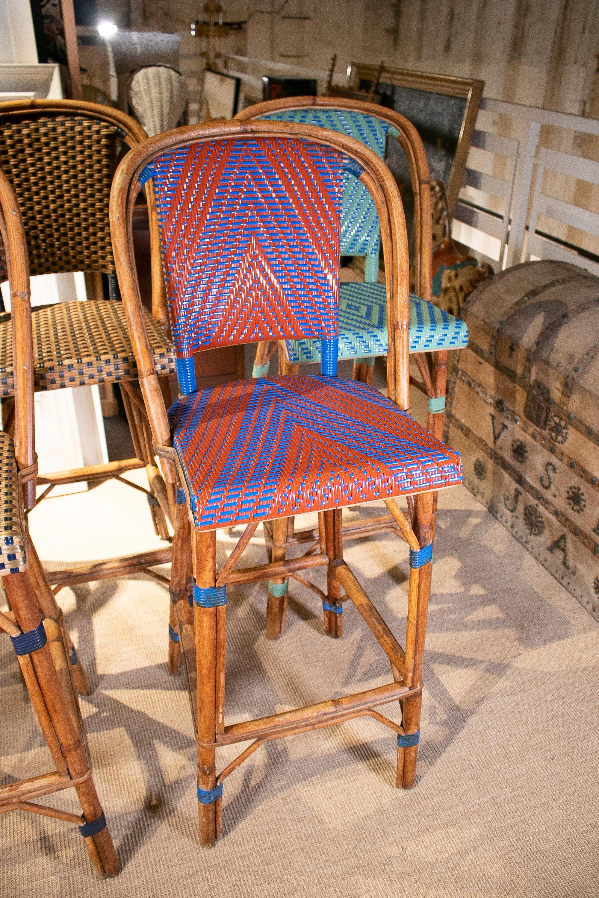 Set of 5 1990s French Woven Wicker & Bamboo Tall Stools w/ Backrest In Good Condition In Marbella, ES