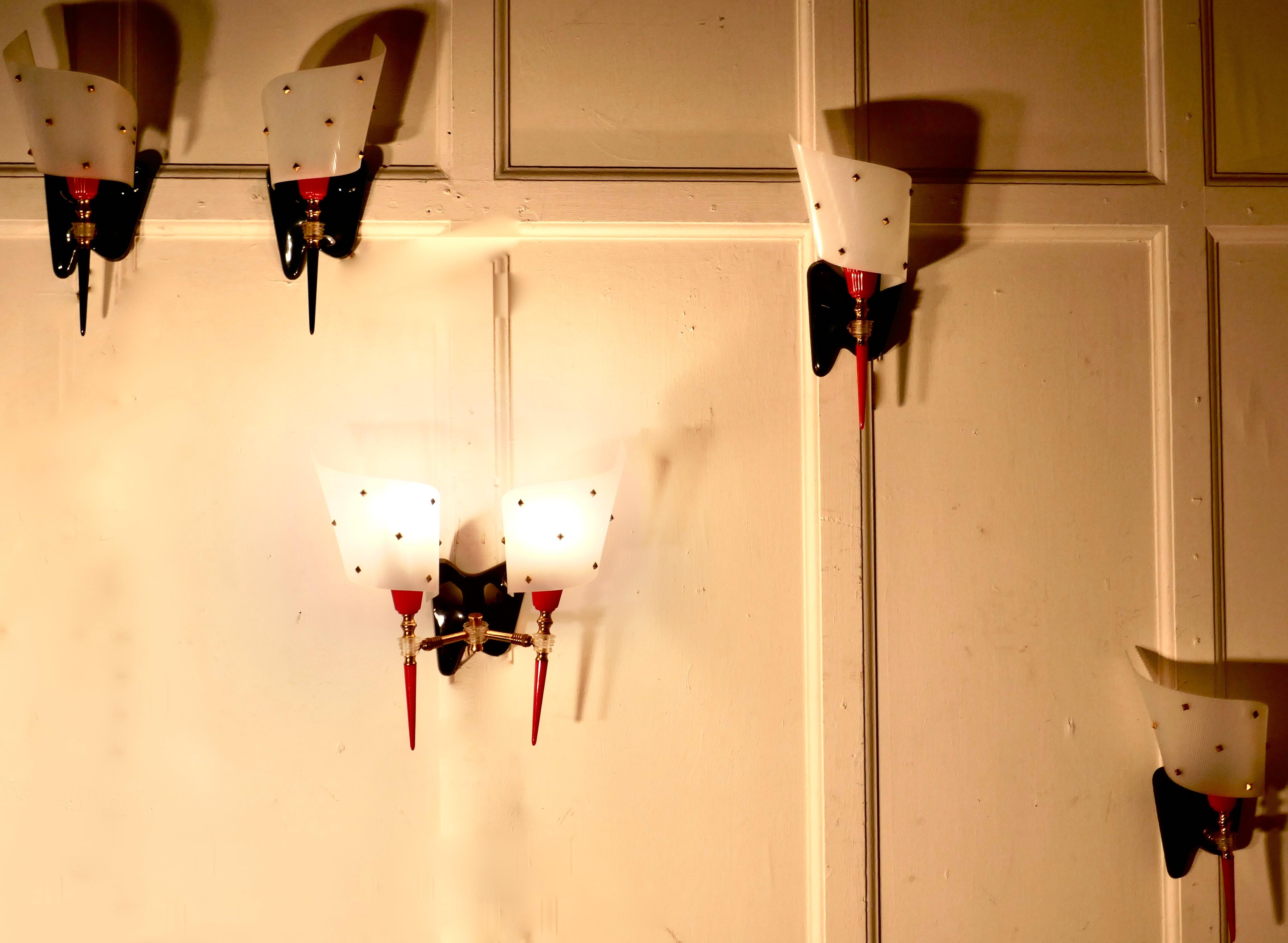 Set of 5, 50s Retro Black and Red Wall Lights For Sale 1