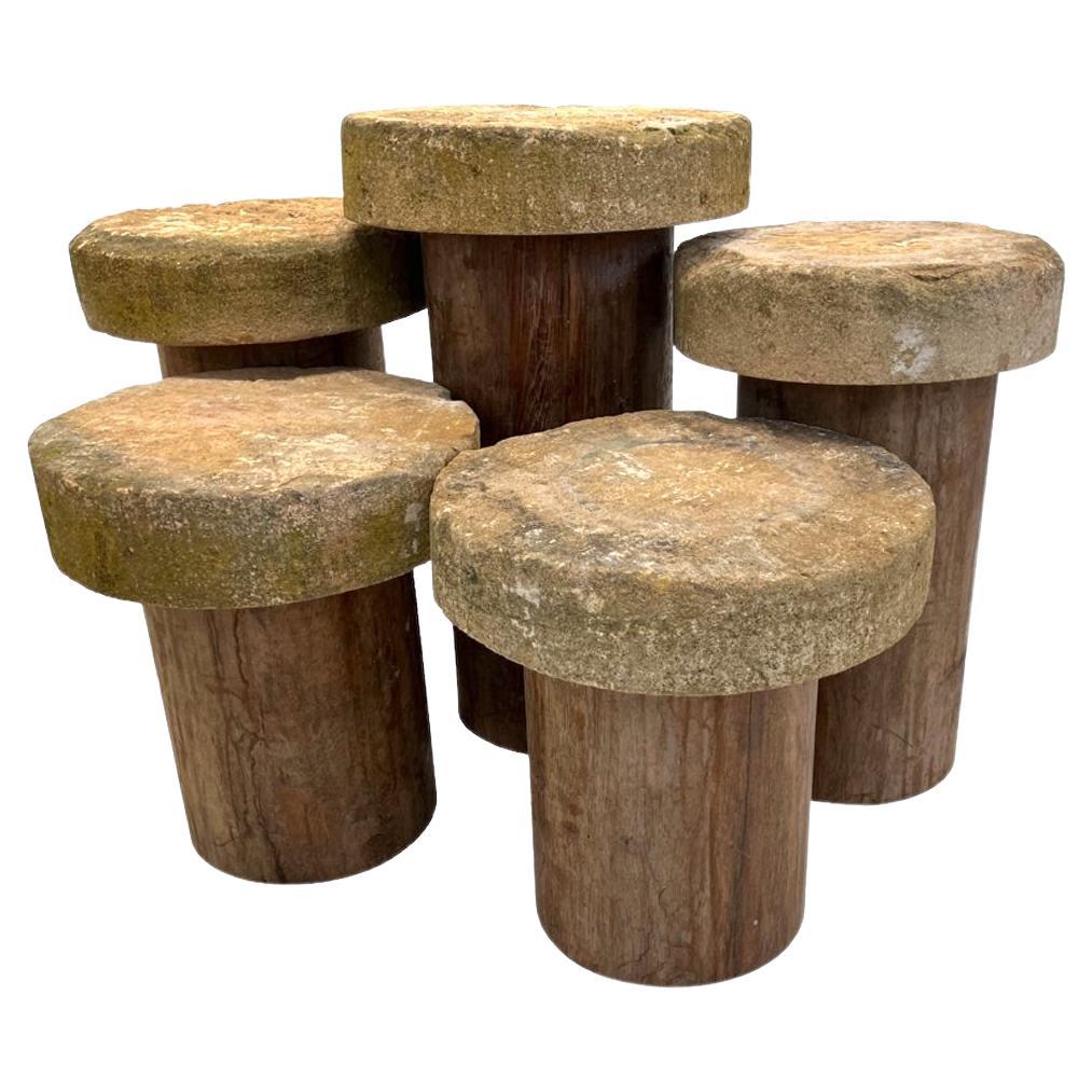 5 Tische aus Akazienholz und Bourgogne Stone