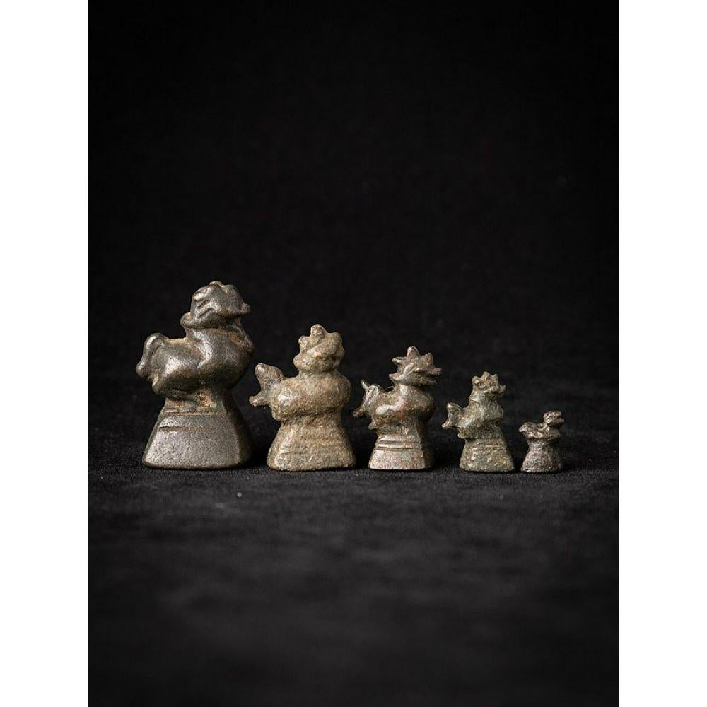 Ensemble de 5 poids en bronze ancien et en opium de Birmanie Bon état - En vente à DEVENTER, NL