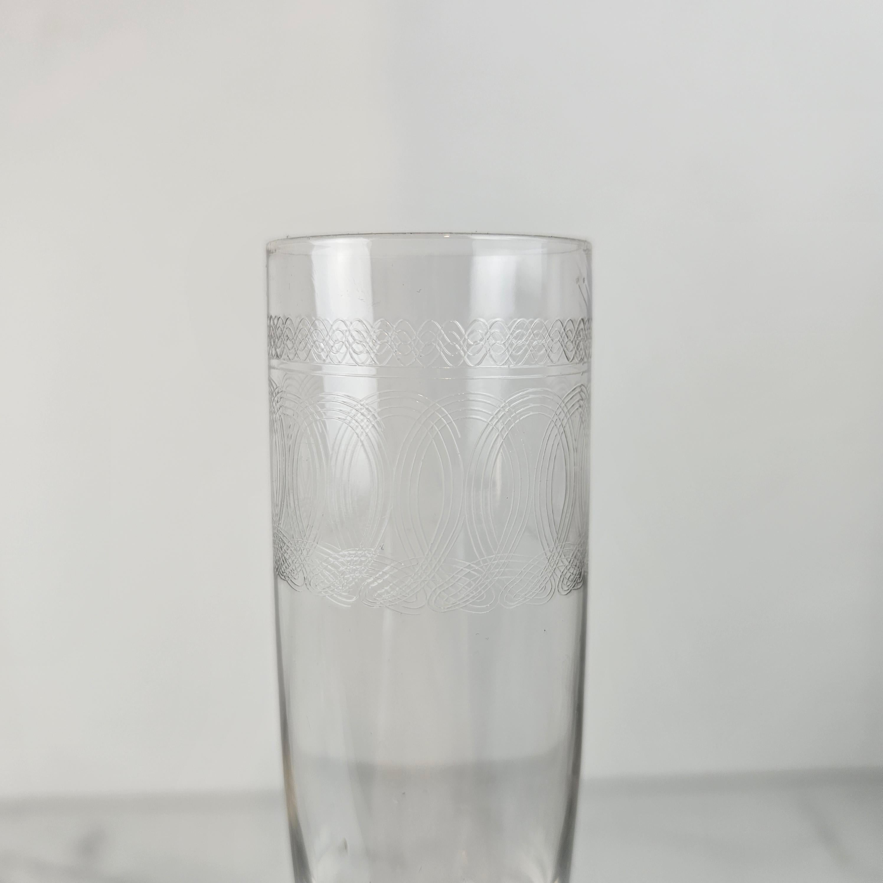 Ensemble de 5 flûtes à champagne antiques avec motif gravé, vers 1900 en vente 2