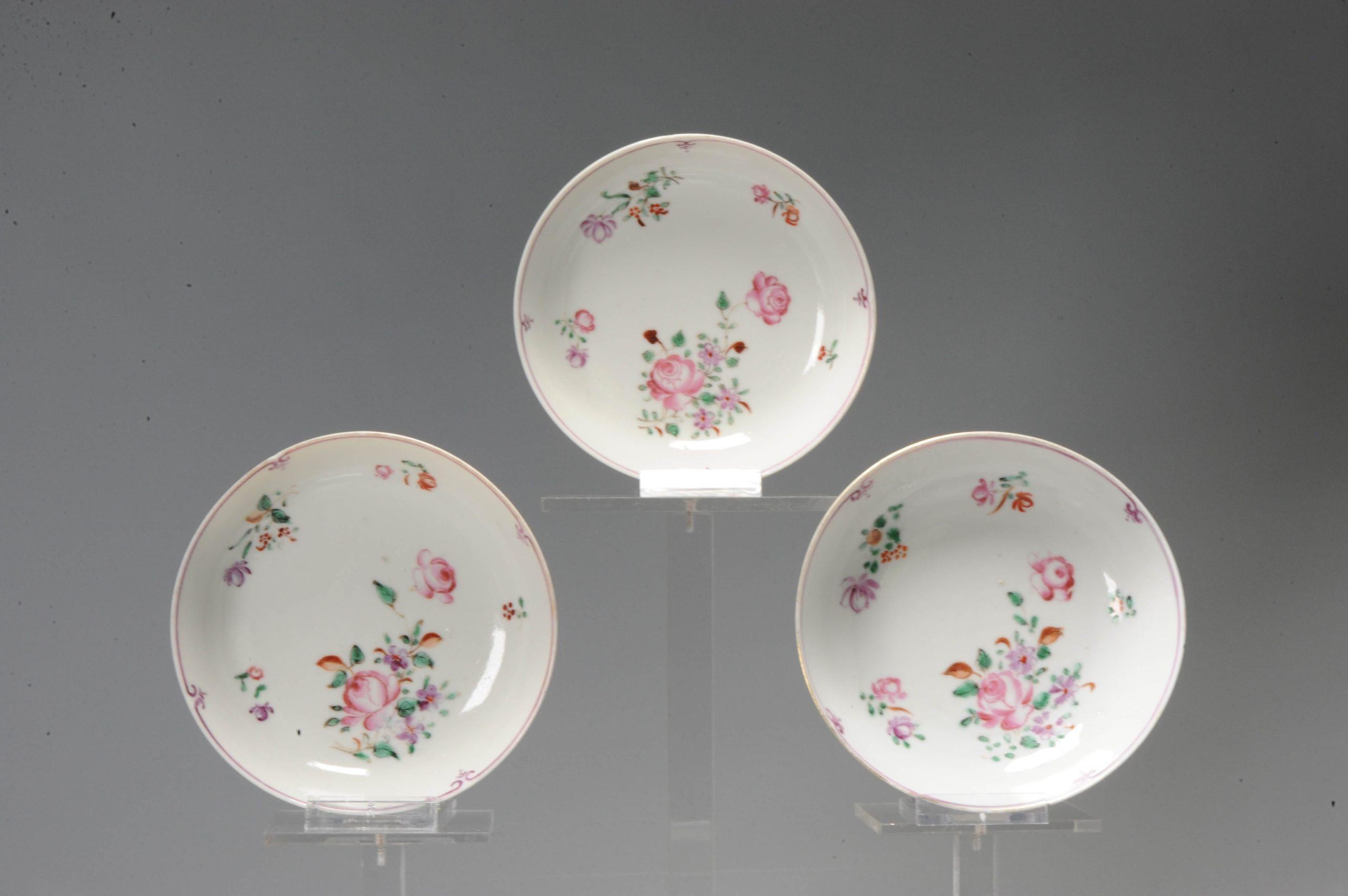 Qing Set of 5 Antique Qianlong Period Chinese Porcelain Floral Tea Bowls with Dish For Sale