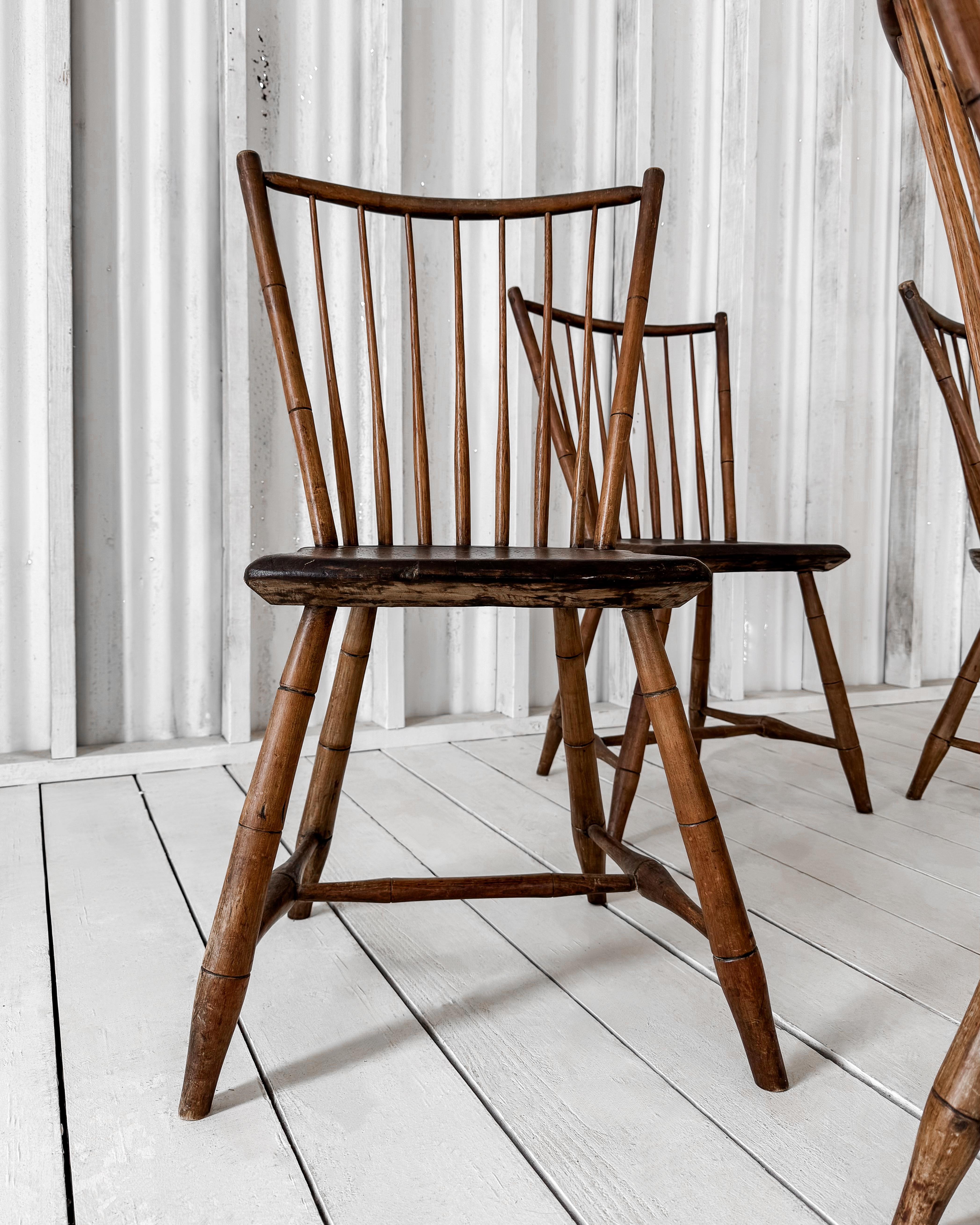 American Set of 5 Antique Spindle Back Chairs