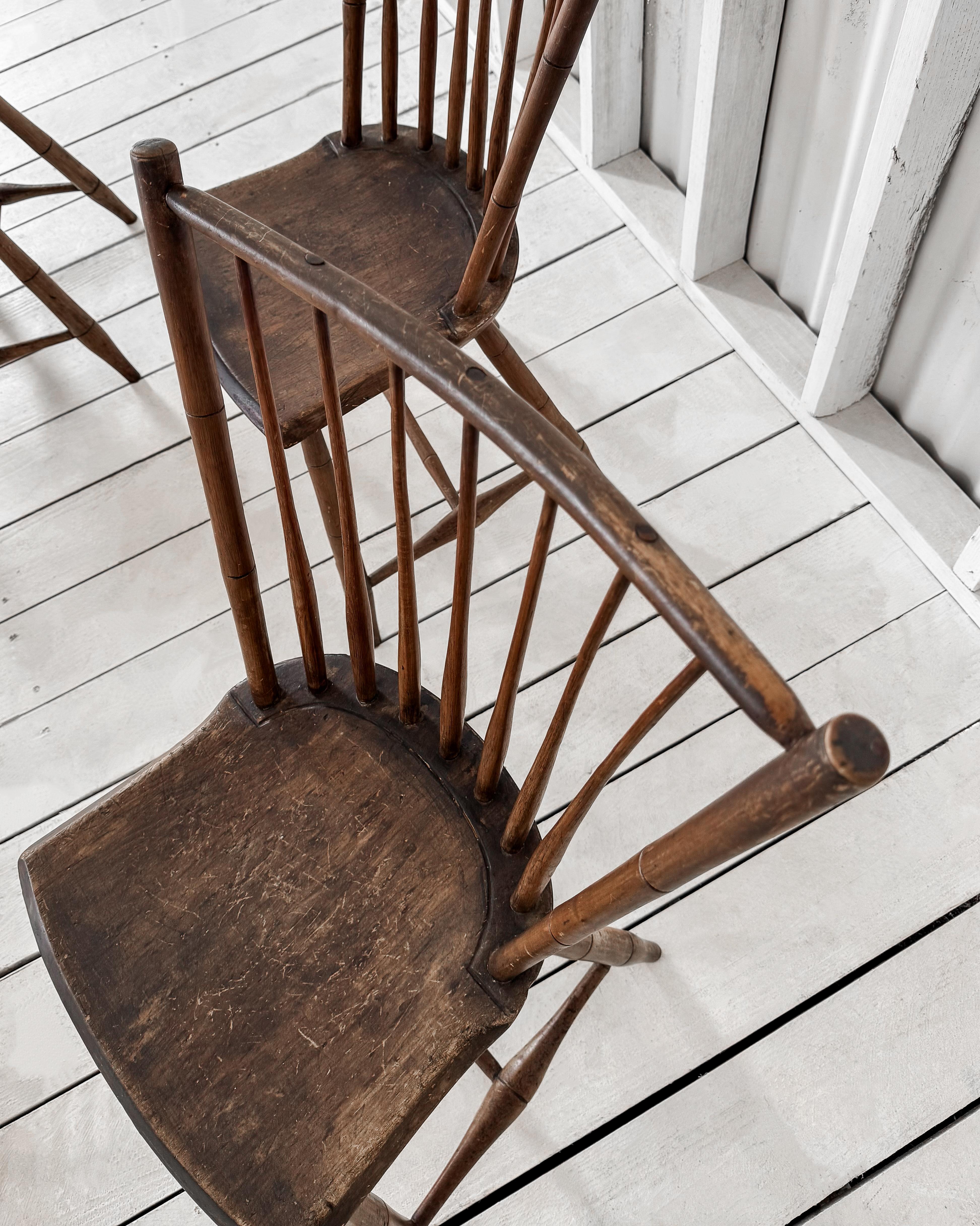 Set of 5 Antique Spindle Back Chairs 1