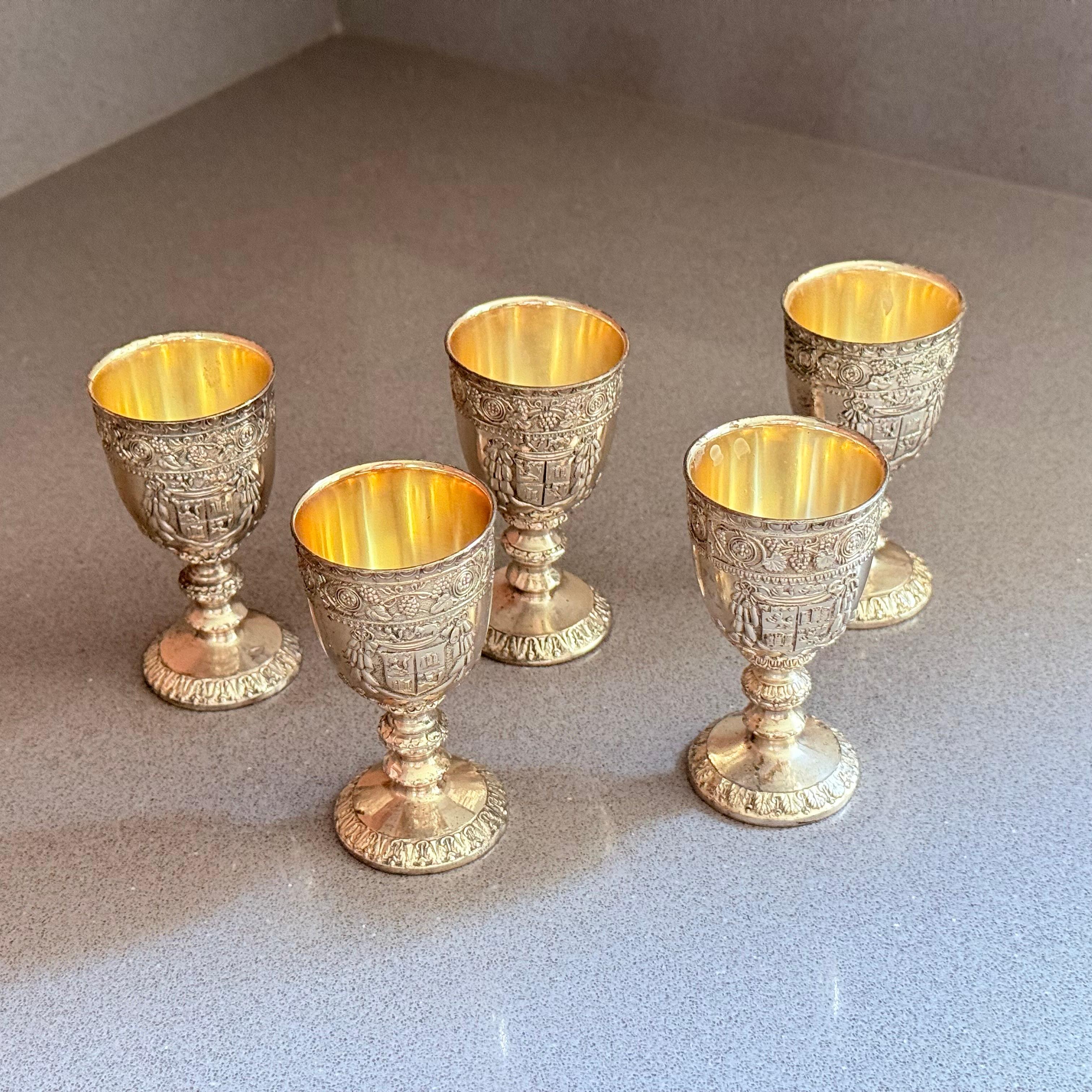 Ensemble de 5 coquetiers / mini gobelets dorés à l'ancienne en métal argenté, Japon en vente 6