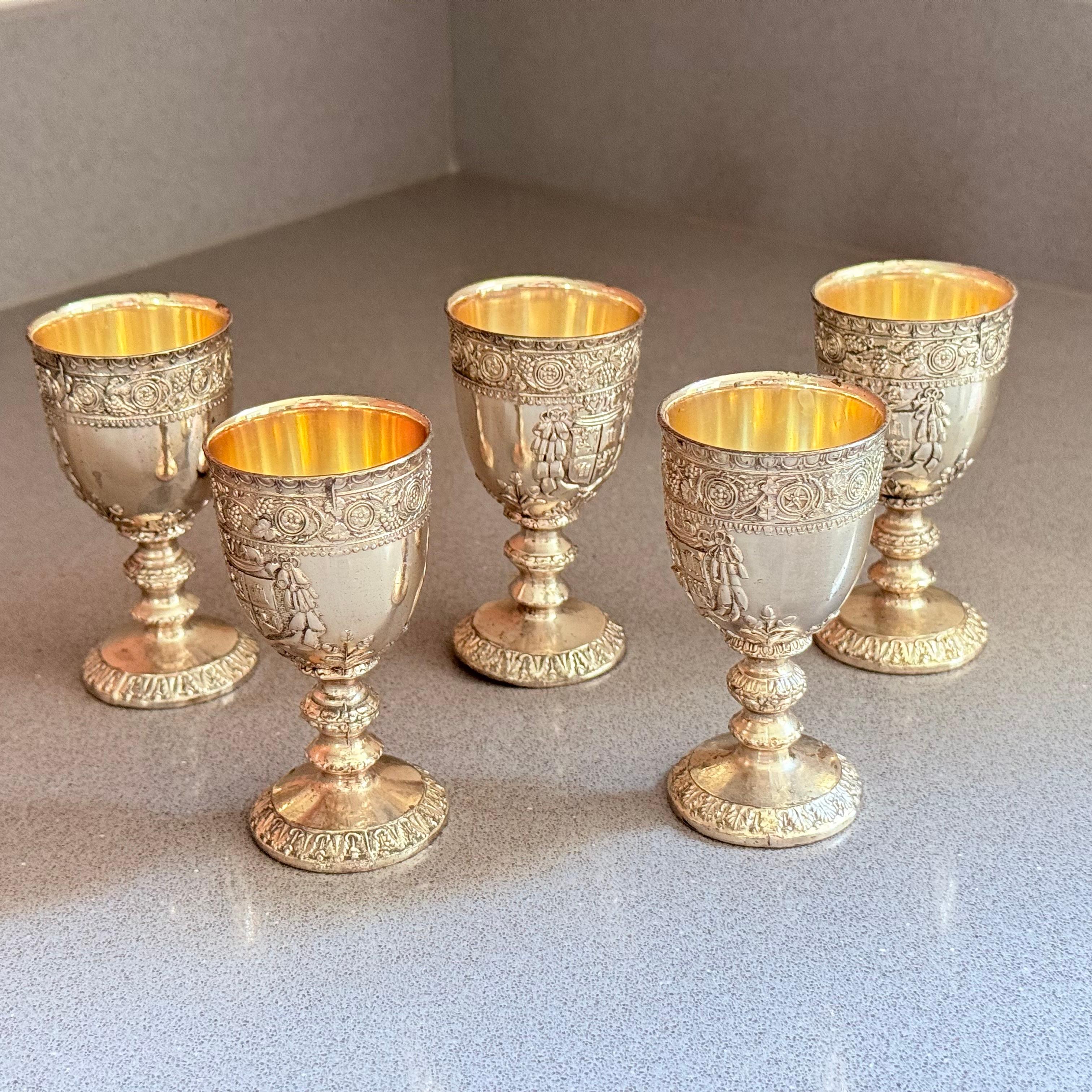 Ensemble de 5 coquetiers / mini gobelets dorés à l'ancienne en métal argenté, Japon en vente 7