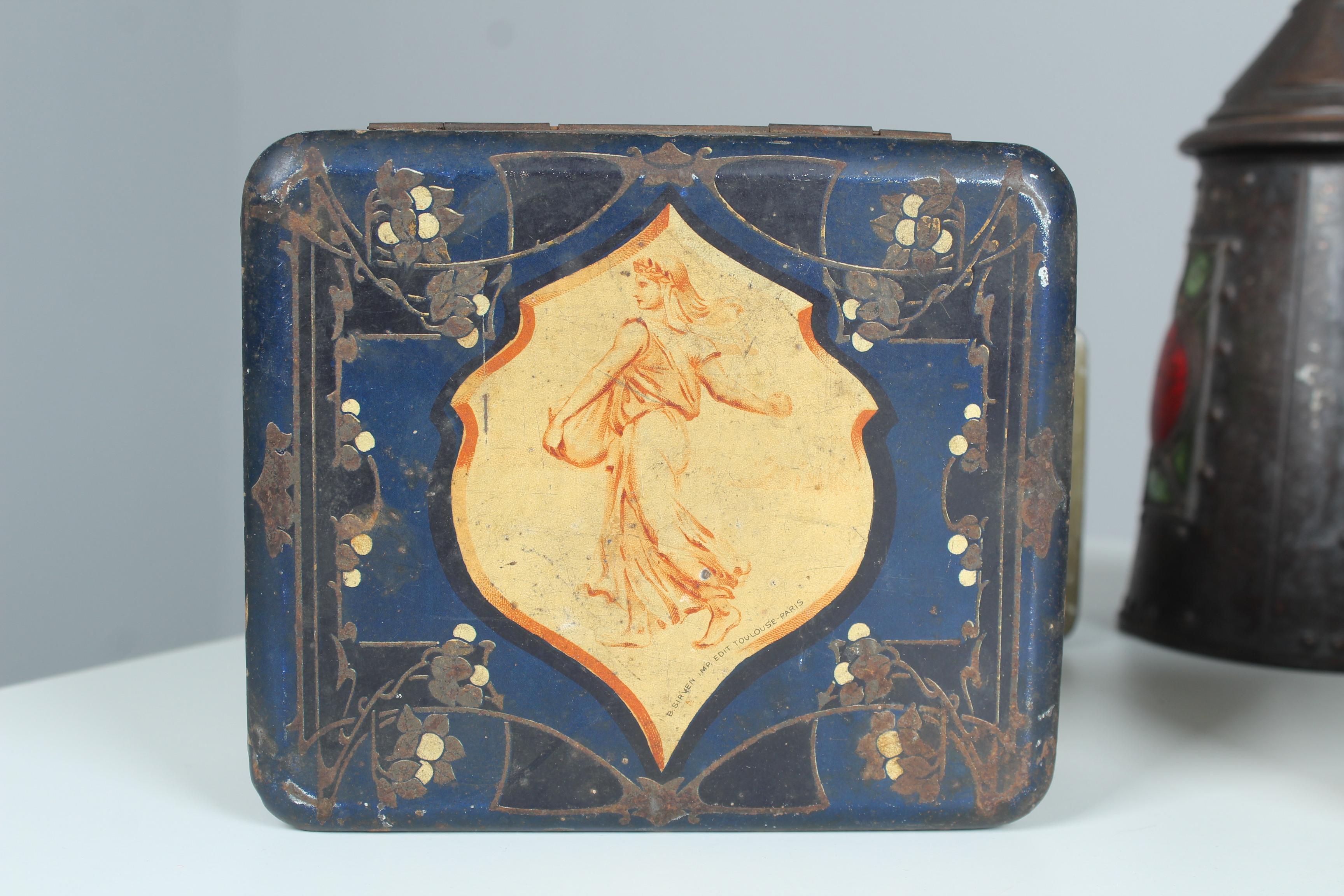 Set aus 5 antiken Zinndosen aus Frankreich, Jugendstil, Art déco, Cookie-Tindosen (Frühes 20. Jahrhundert) im Angebot