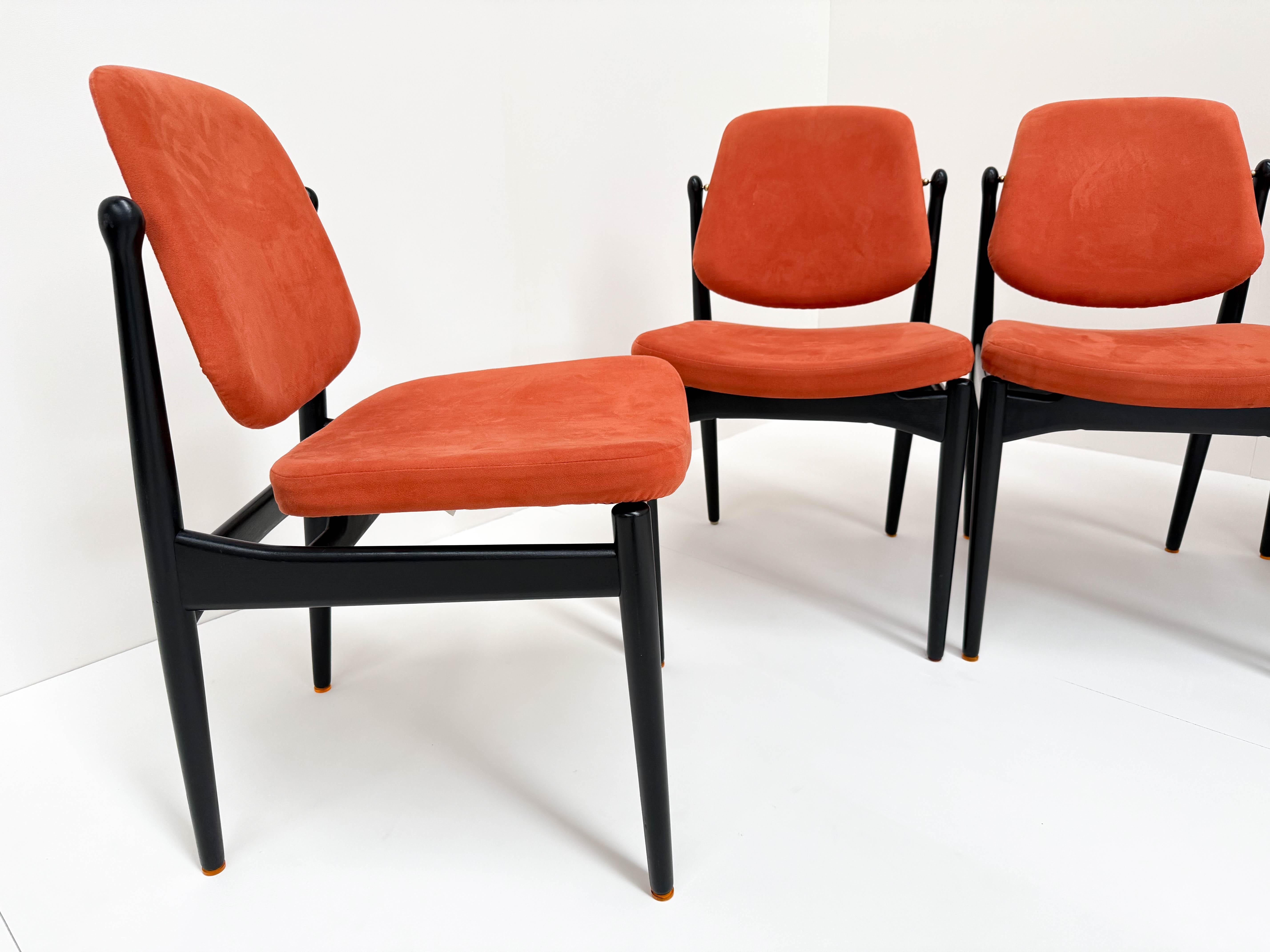 Mid-Century Modern Set of 5 Arne Vodder Dining Chairs for France & Son For Sale