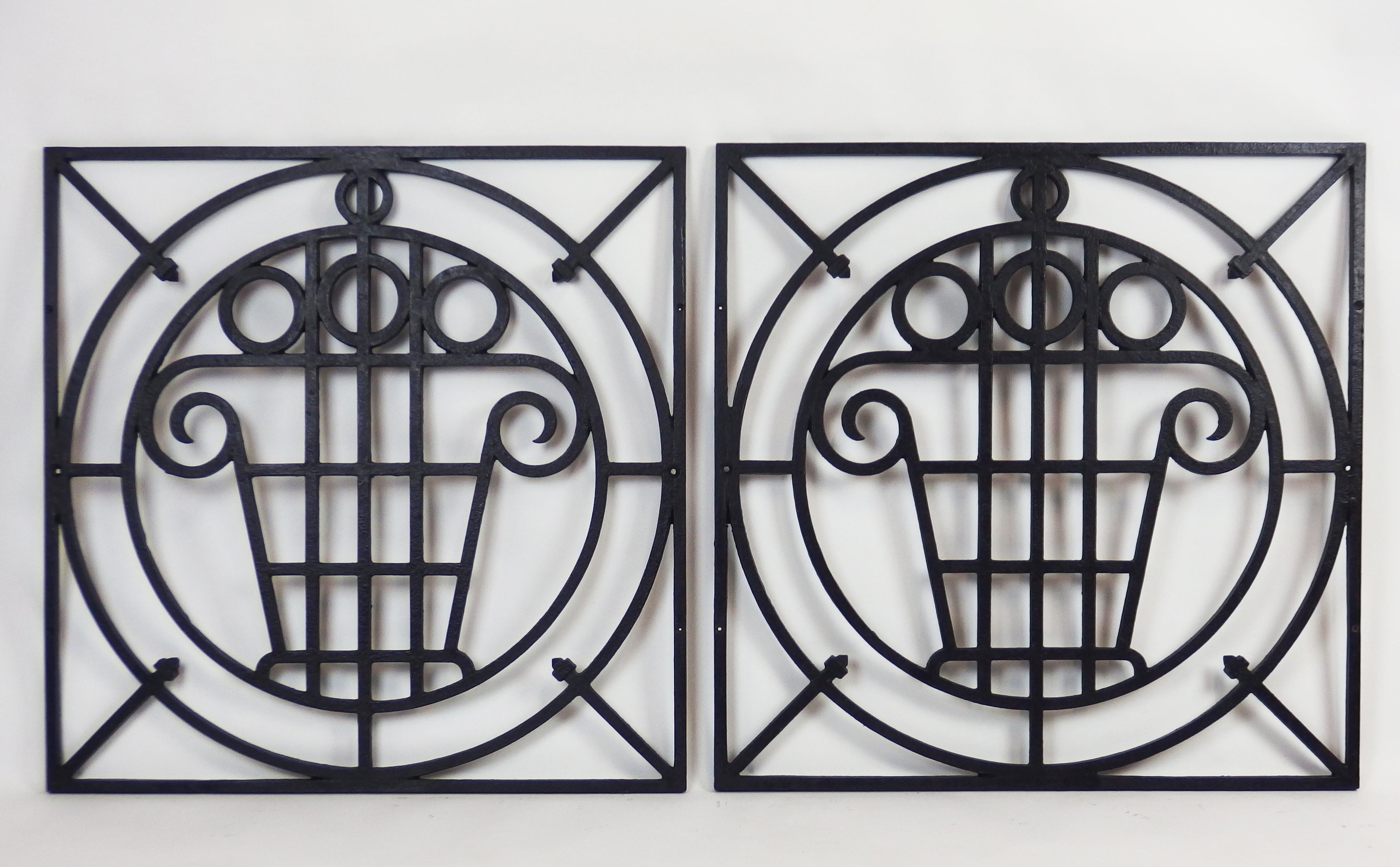 5 Art Deco Cast Iron Fences In Good Condition For Sale In Janvry, Essonne