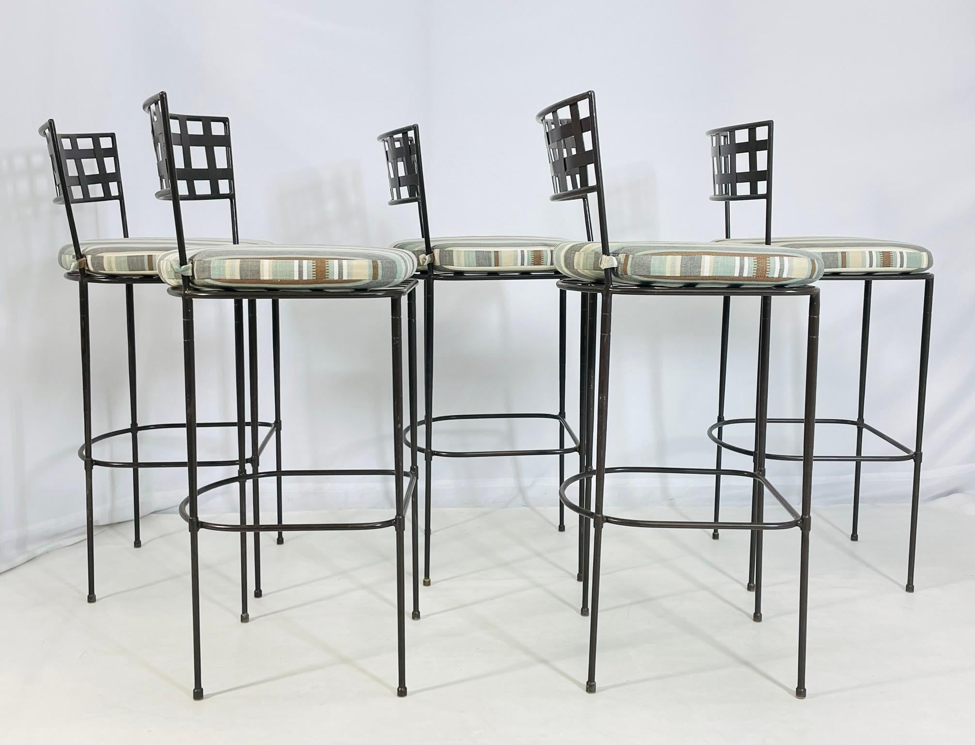 Juego de 5 taburetes de bar de acero macizo de Amalfi Furniture según Mario Papperzini. en venta 2