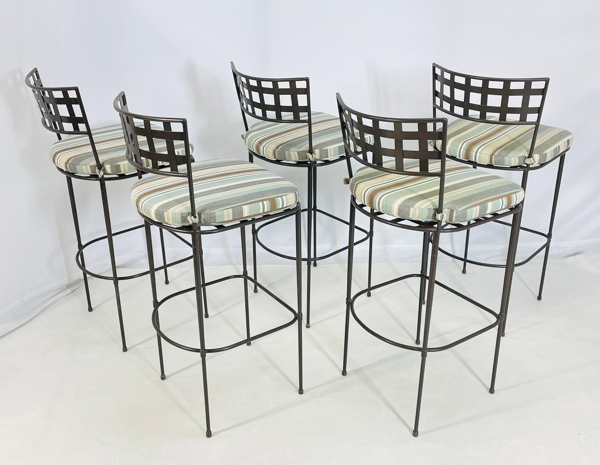 Juego de 5 taburetes de bar de acero macizo de Amalfi Furniture según Mario Papperzini. en venta 1