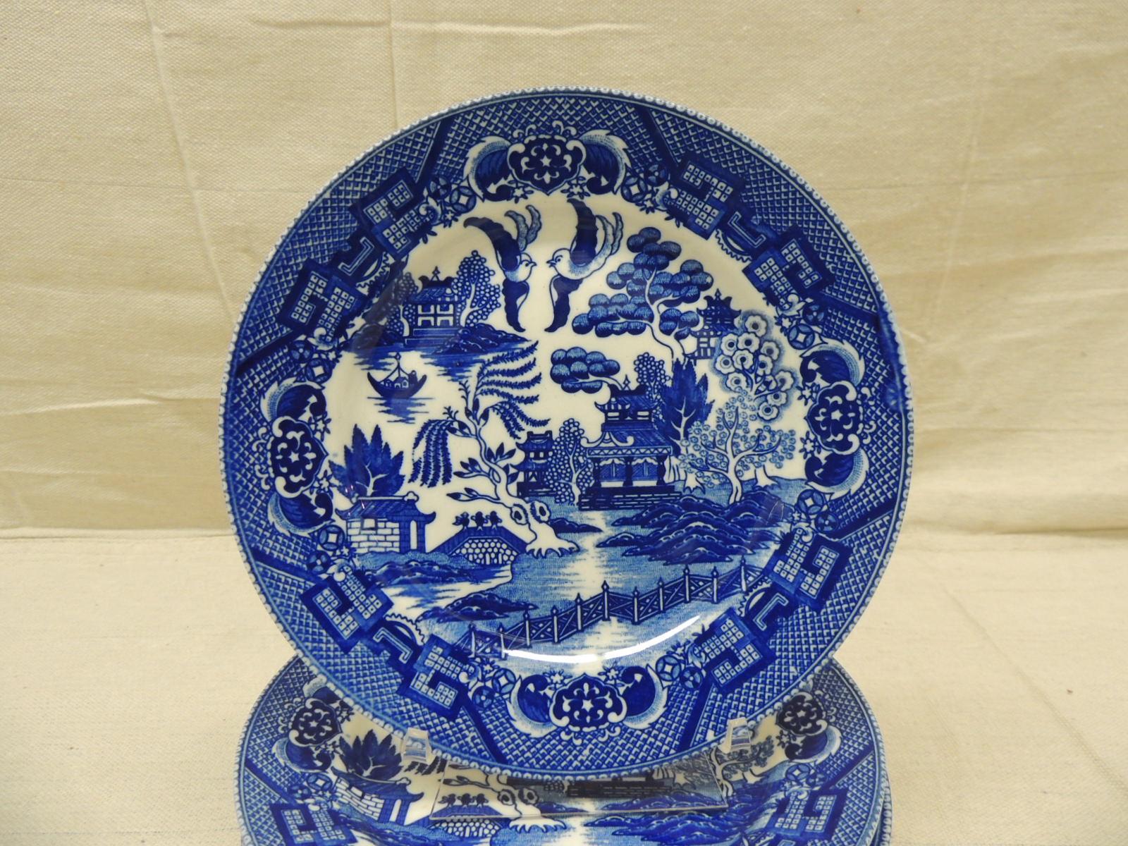 Set of (5) blue and white Willow Dessert plates.
Stamped Kakusa China
Made in Occupied Japan.
Size: 7.5