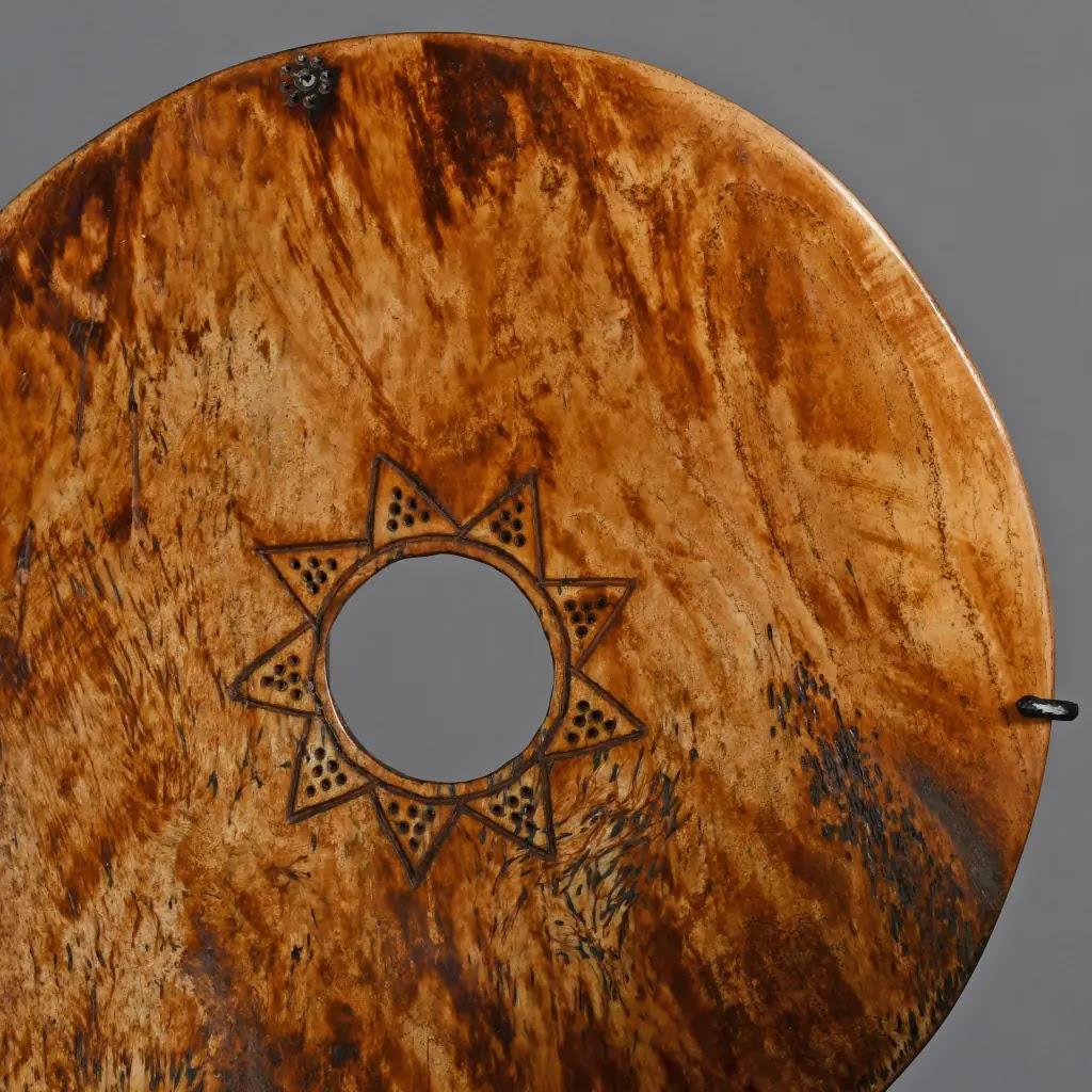 Africain Lot de 5 disques en pierre naturelle brune, style art primitif en vente