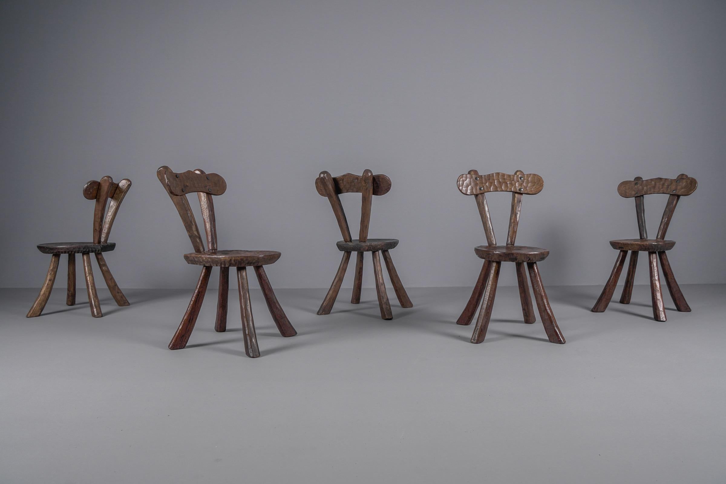 Satz von 5 brutalistischen, rustikalen, modernen, skulpturalen Stühlen Im Stil von Alexandre Noll (Brutalismus) im Angebot