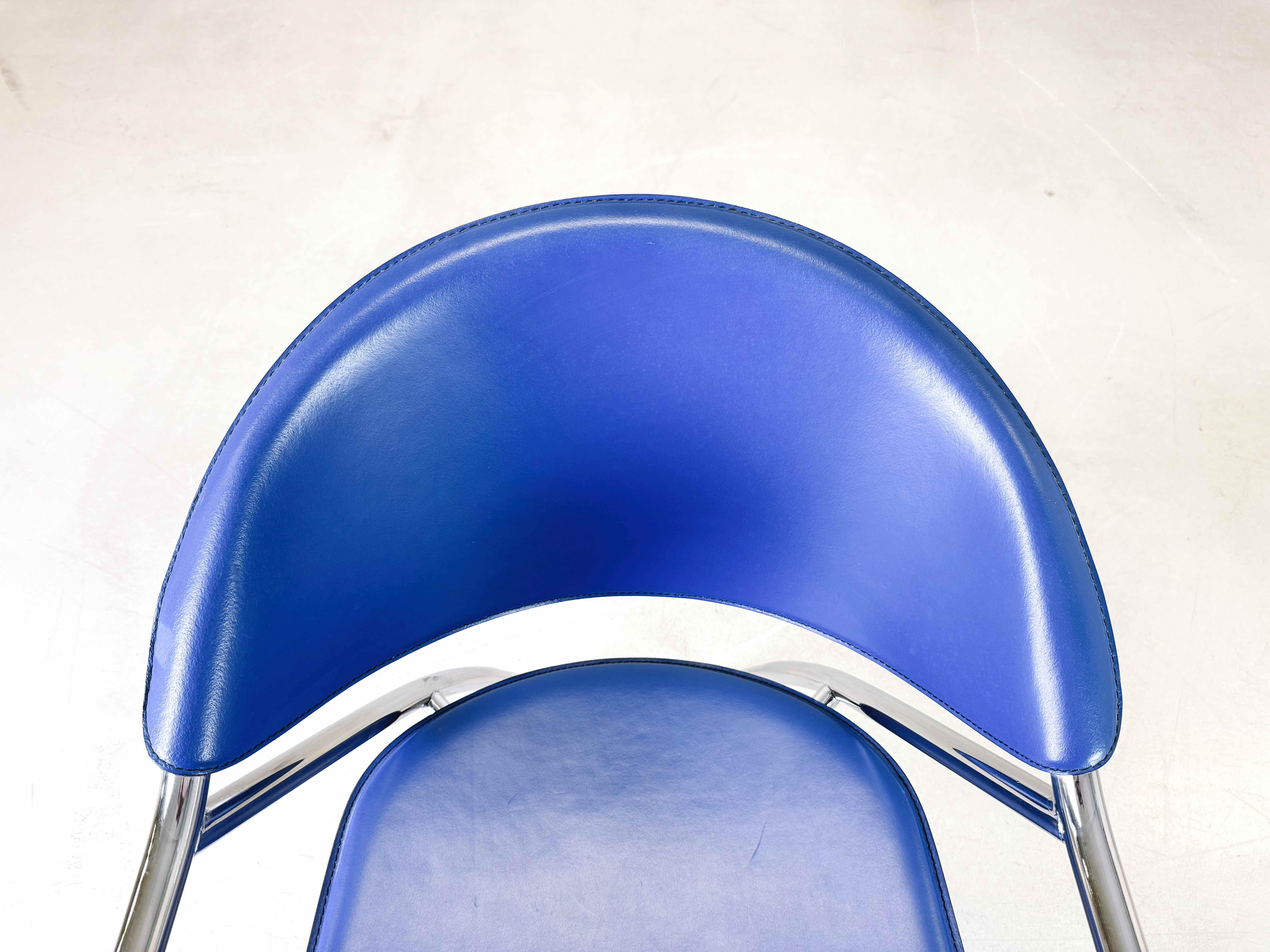 Ensemble de 5 chaises Calligaris en cuir bleu Italie 1990 4
