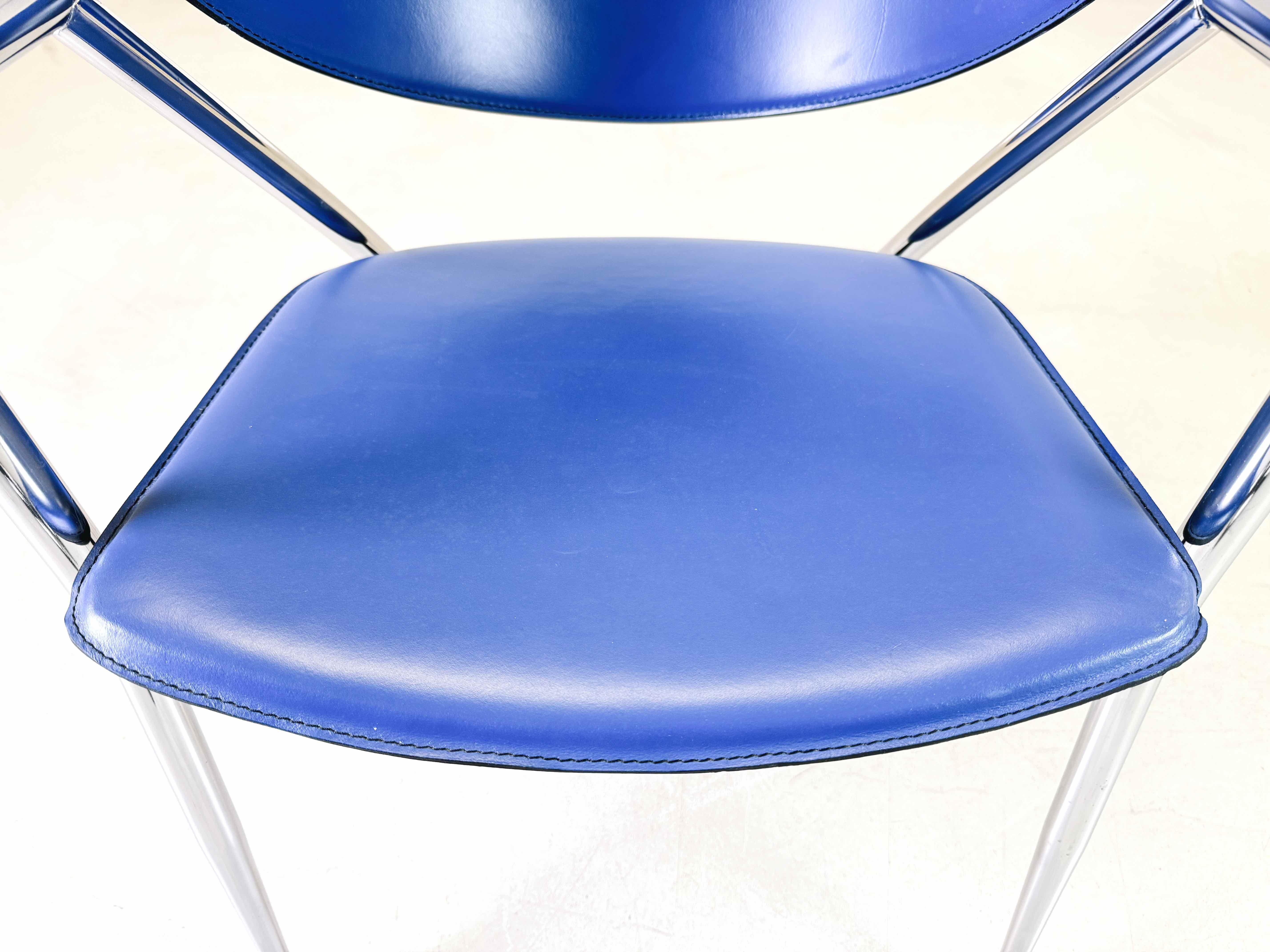 Ensemble de 5 chaises Calligaris en cuir bleu Italie 1990 6