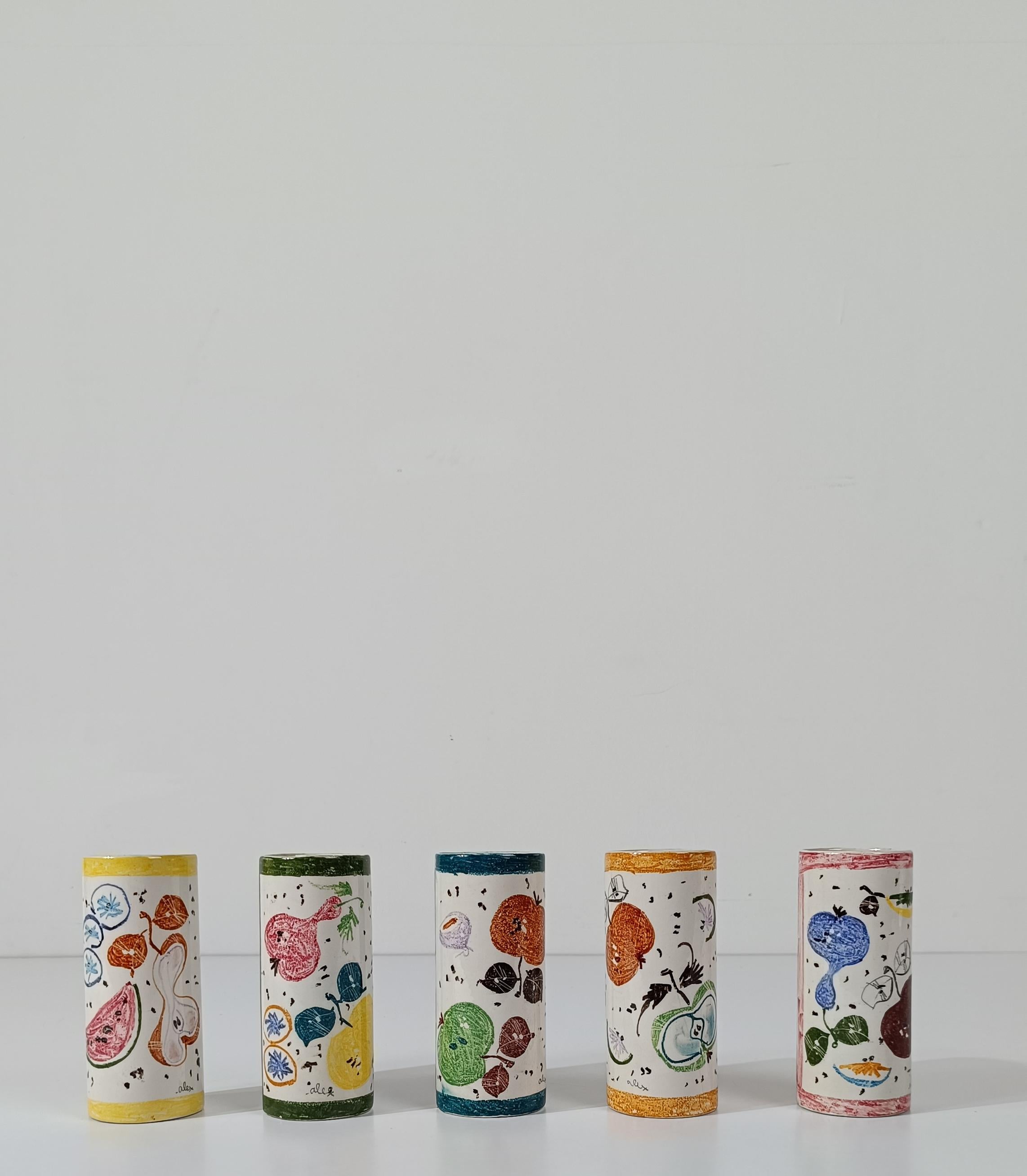 Ensemble de  5 verres à boire en céramique, décoration de fruits peinte à la main, Italie, années 50 en vente 10