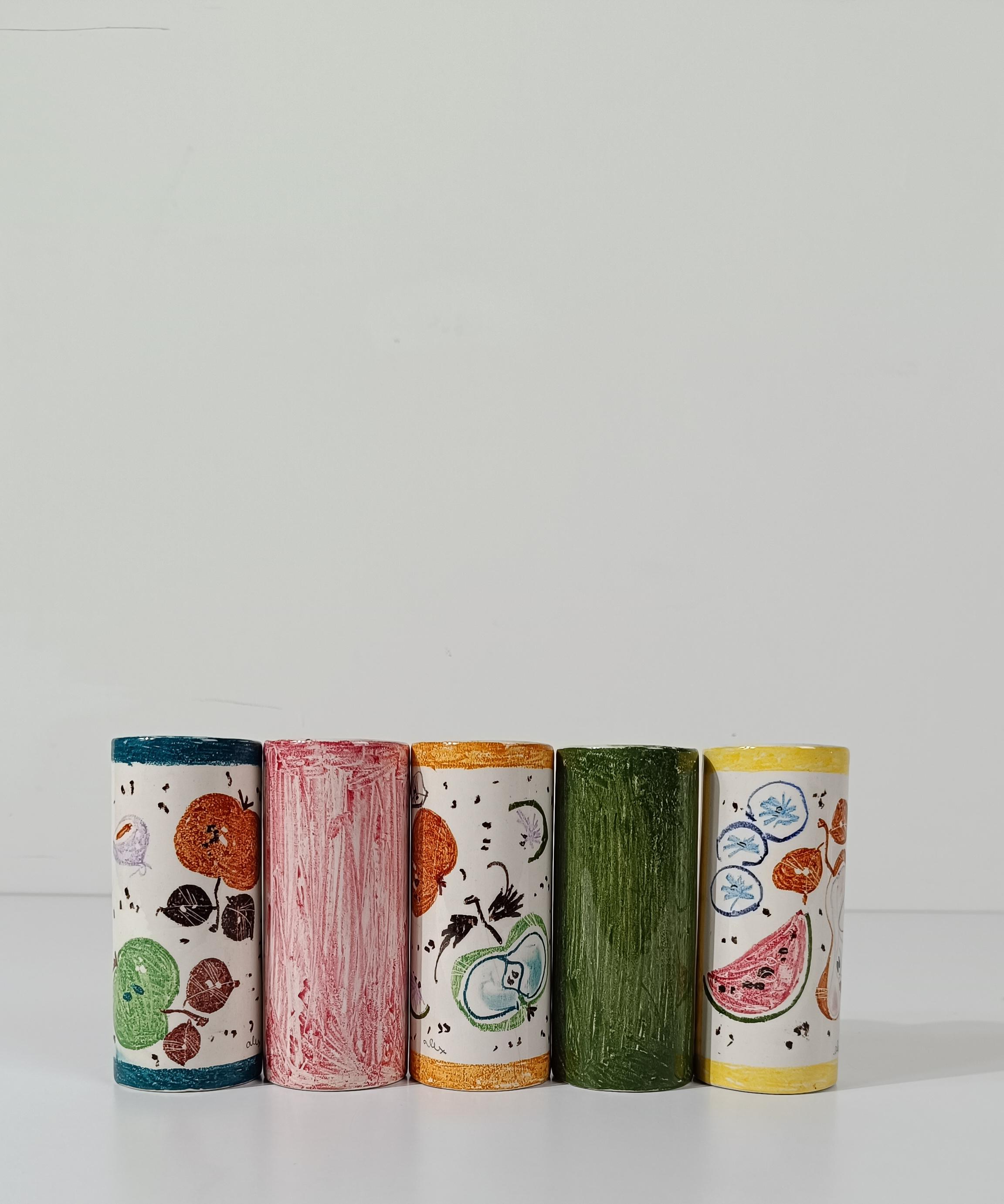 Ensemble de  5 verres à boire en céramique, décoration de fruits peinte à la main, Italie, années 50 en vente 11