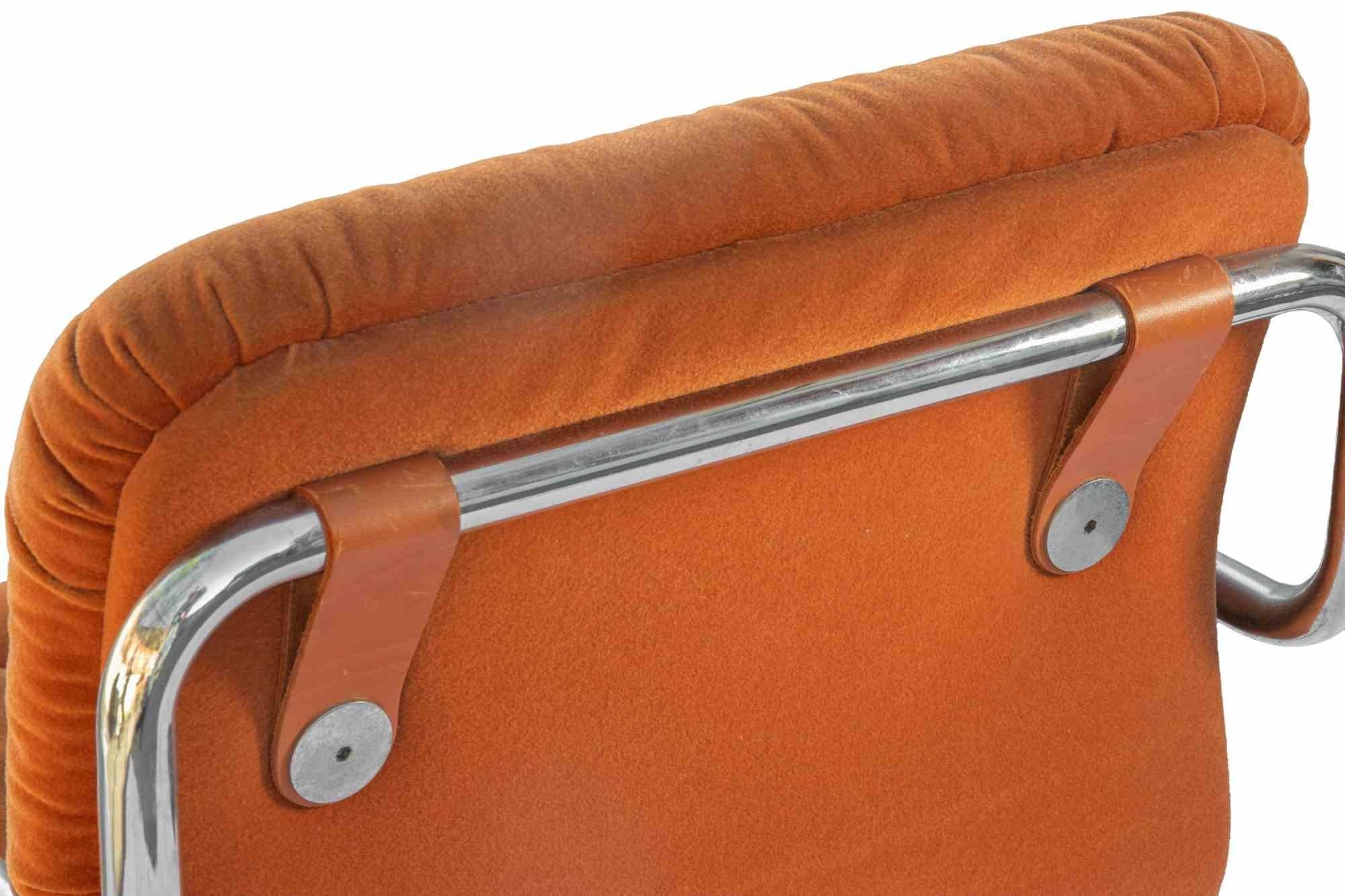 Set of 5 vintage chairs realized by Guido Faleschini for I4Mariani, italy 1970s.

Metal and fabric.

Very rare to find in such beautiful condition, with the fabric brilliant and with no defects.
