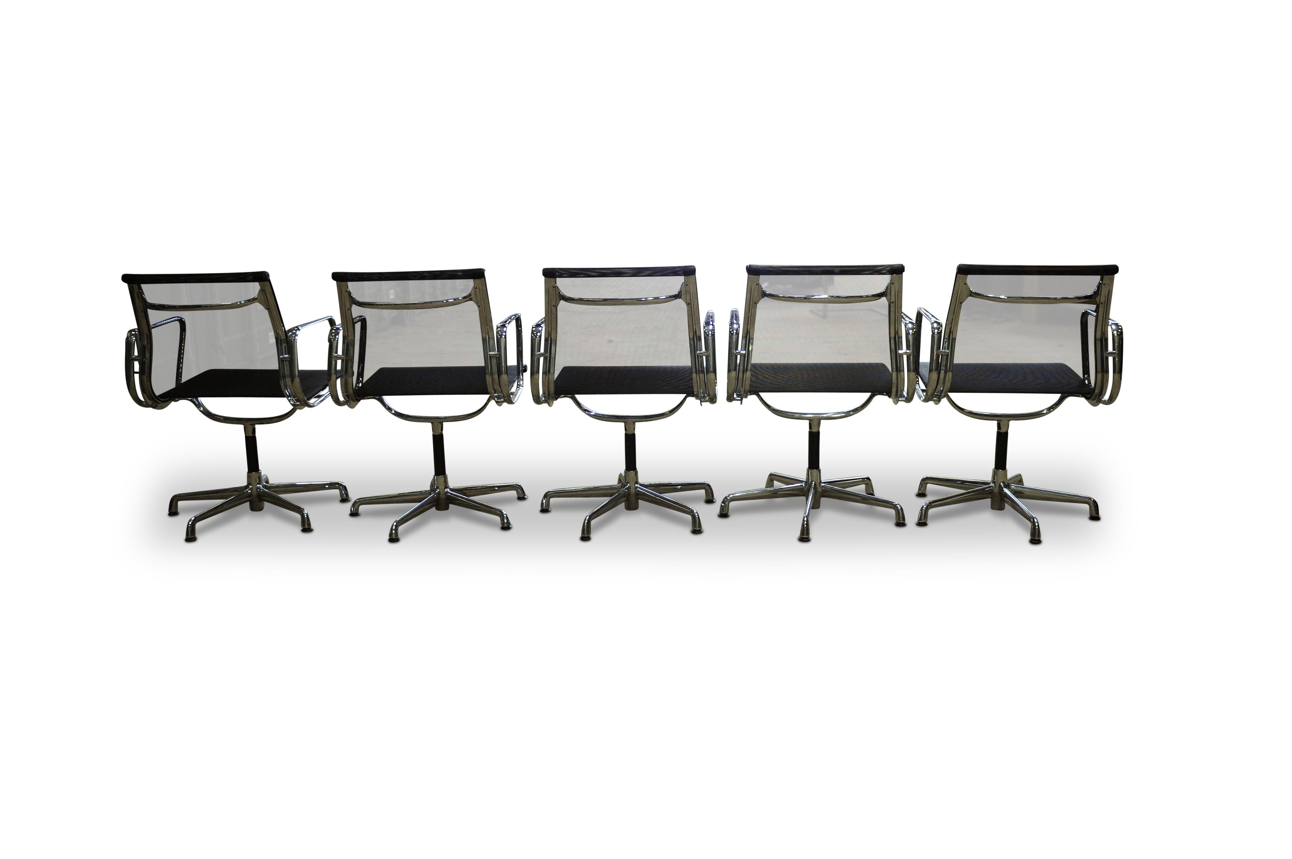 Mid-20th Century Set of 5 Charles and Ray Eames by ICF Black Net Weave EA108 Office Swivel Chairs For Sale