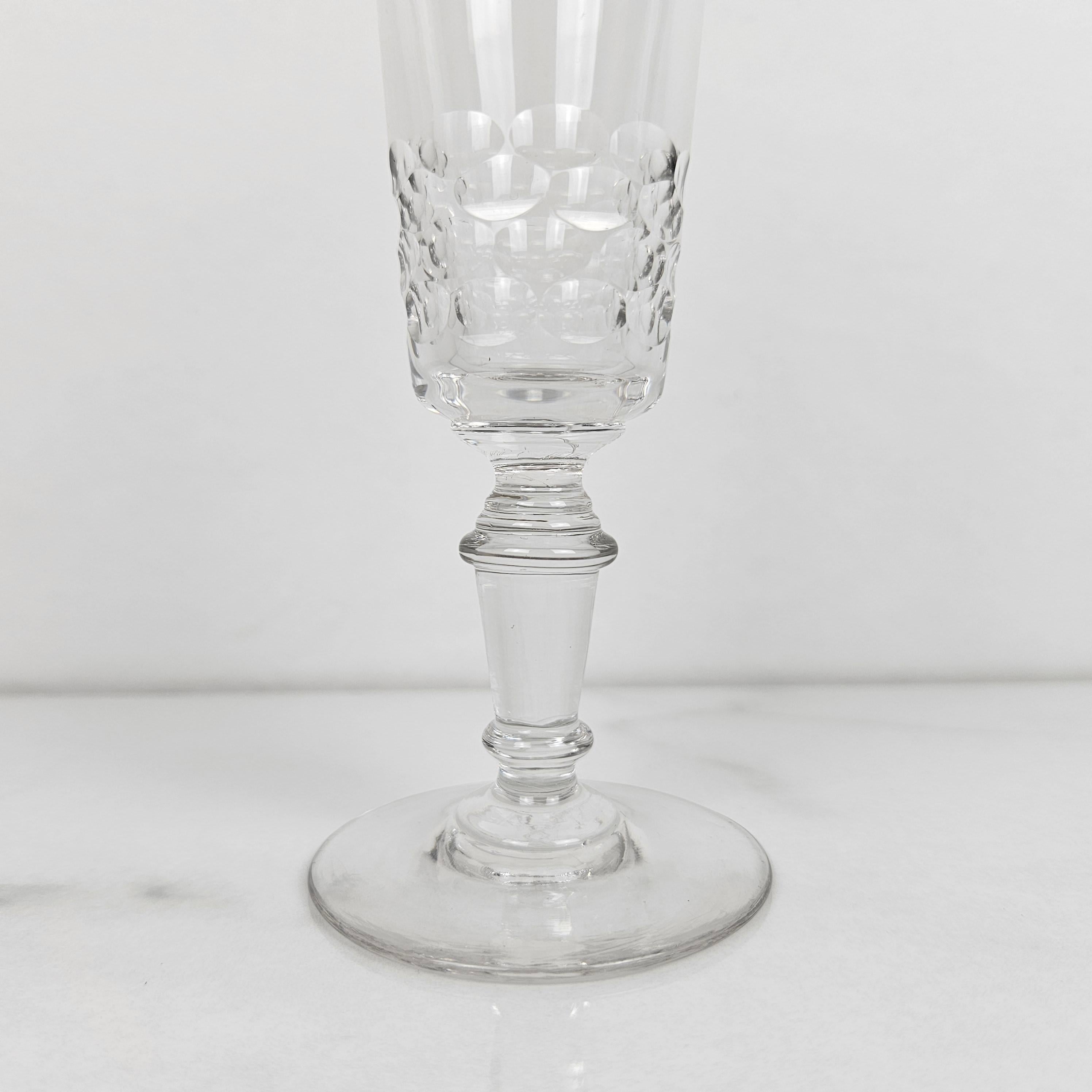 Ensemble de 5 charmantes flûtes à champagne soufflées à la main, vers 1890 Bon état - En vente à Oud Beijerland, NL