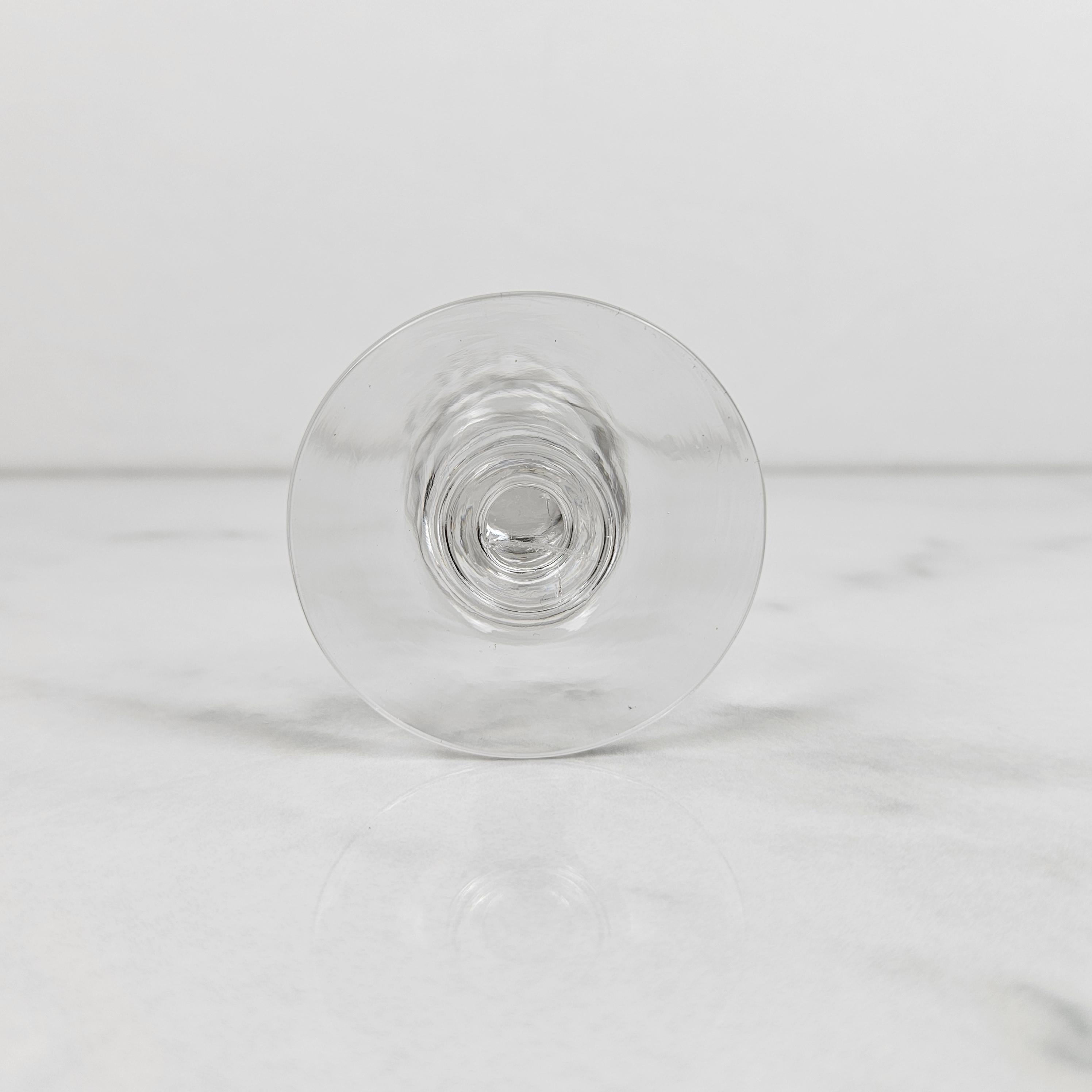 Verre brun Ensemble de 5 charmantes flûtes à champagne soufflées à la main, vers 1890 en vente