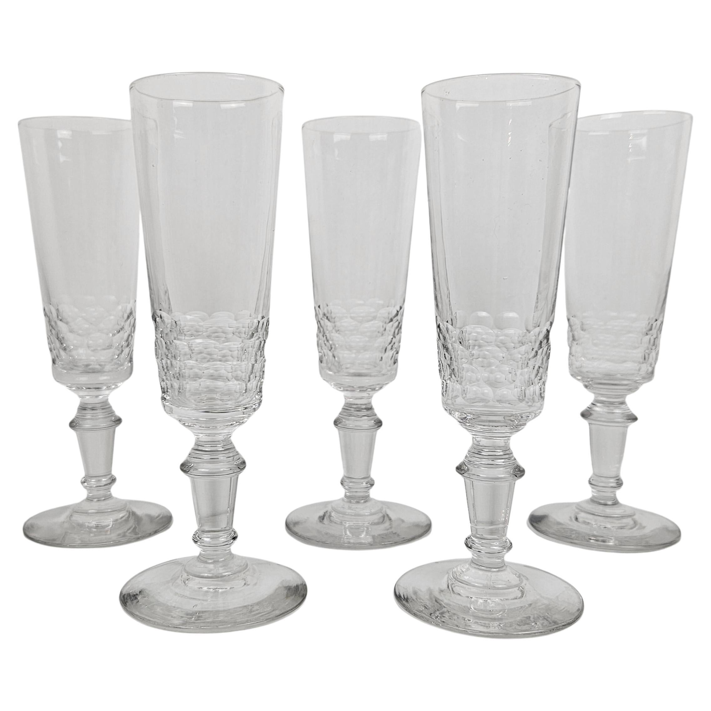 Ensemble de 5 charmantes flûtes à champagne soufflées à la main, vers 1890 en vente