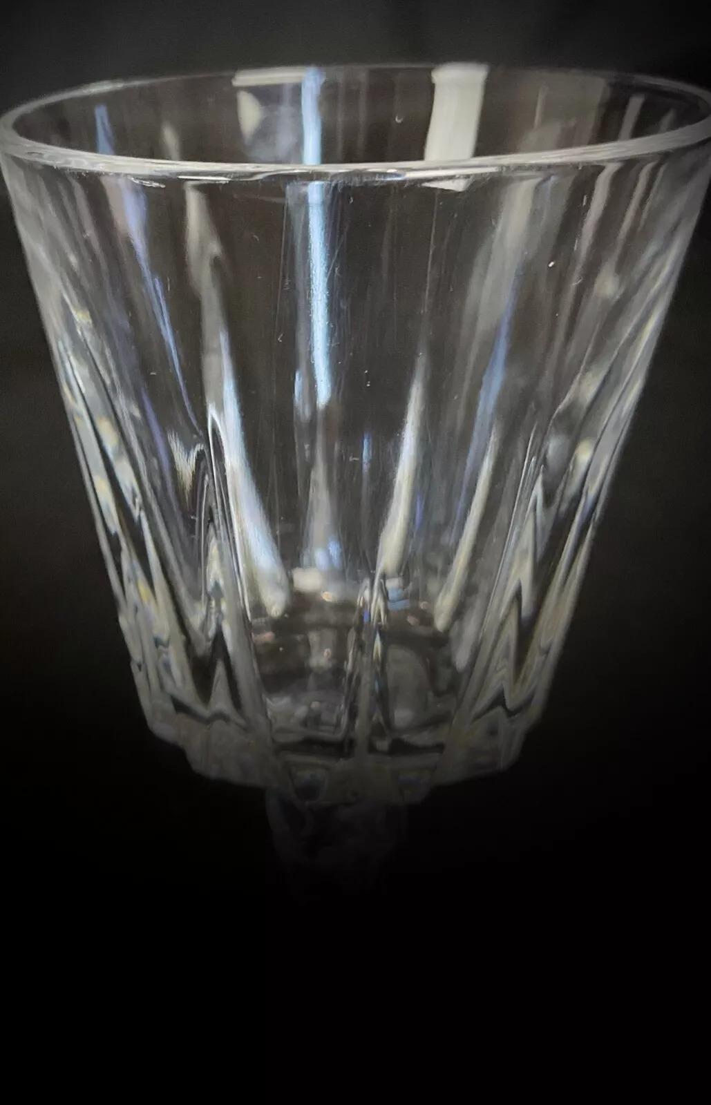 Ensemble de 5 charmants verres à liqueur vintage - 2Y350 Bon état - En vente à Bordeaux, FR