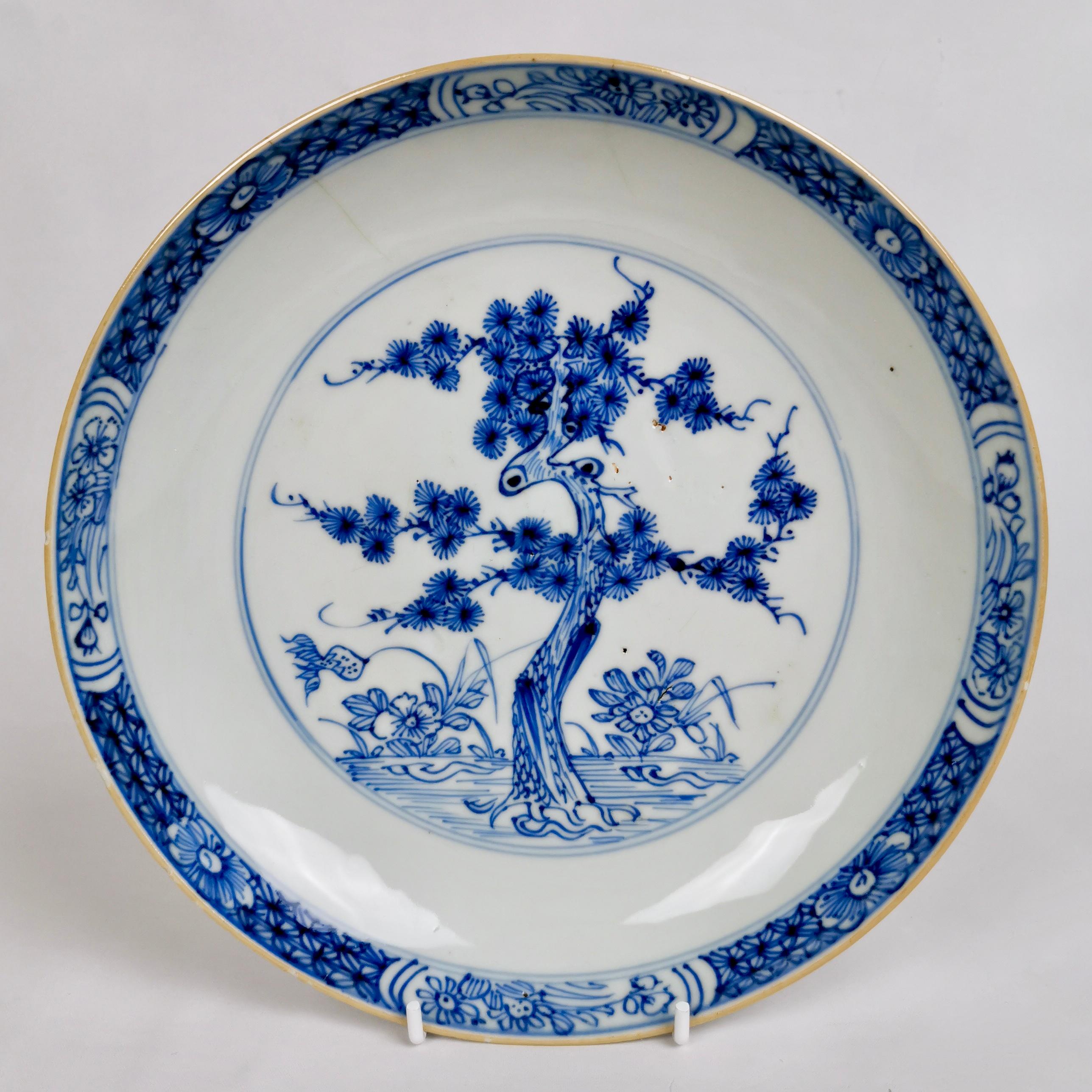 Hand-Painted Set of 5 Chinese Export Plates, Pine Trees and Peonies, Kangxi, circa 1730